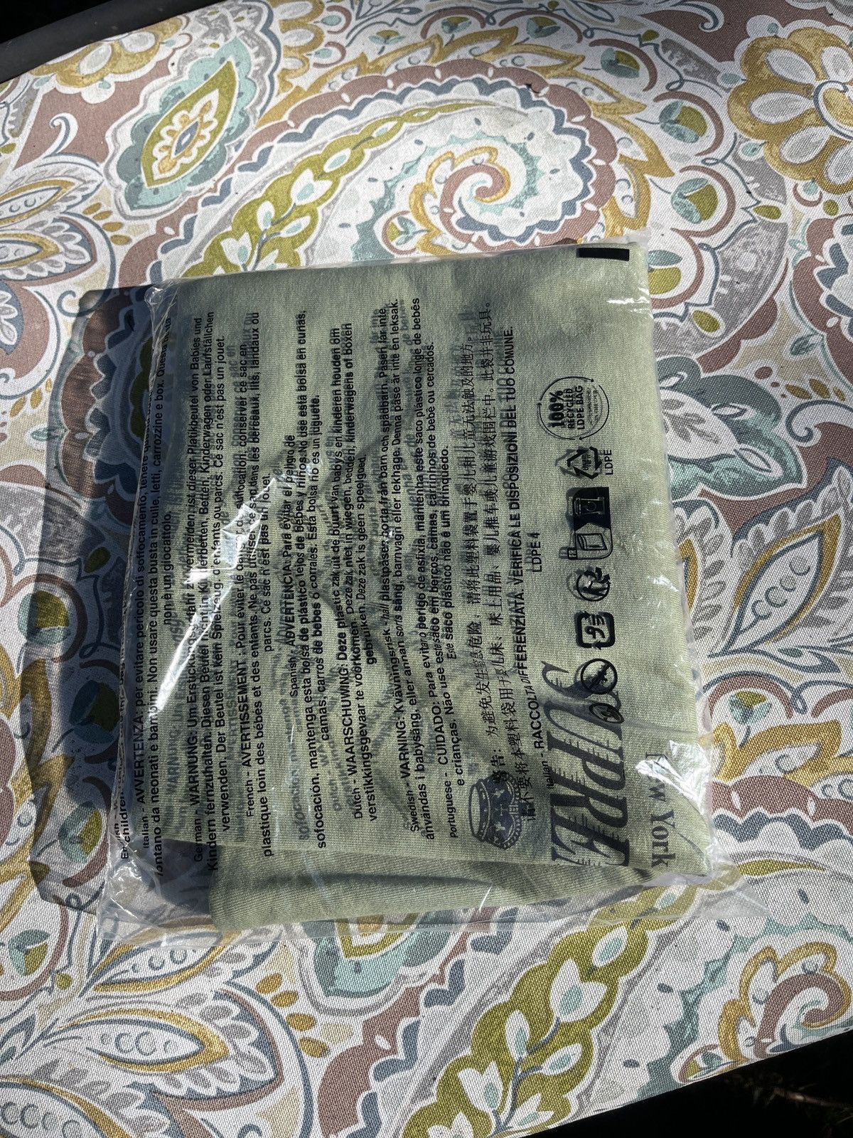 Supreme Supreme 4 life tee New M Size US M / EU 48-50 / 2 - 4 Thumbnail