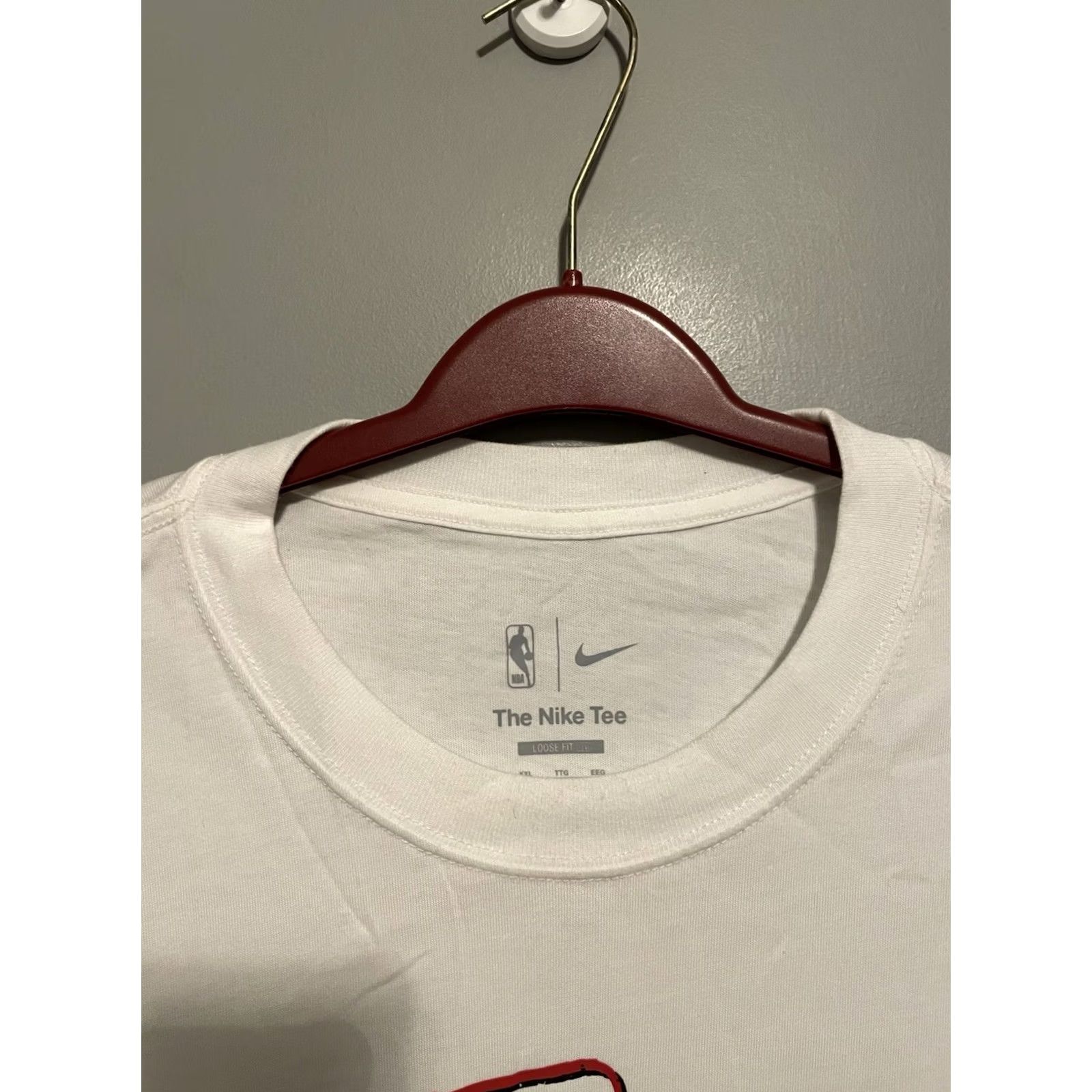 Nike Nike Jordan NBA Chicago Bulls White T-Shirt 2XL Mens Crew Neck Short Sleeve Relaxed Fit Regular Cotton Decade Bulls Clothing Size US XXL / EU 58 / 5 - 3 Thumbnail