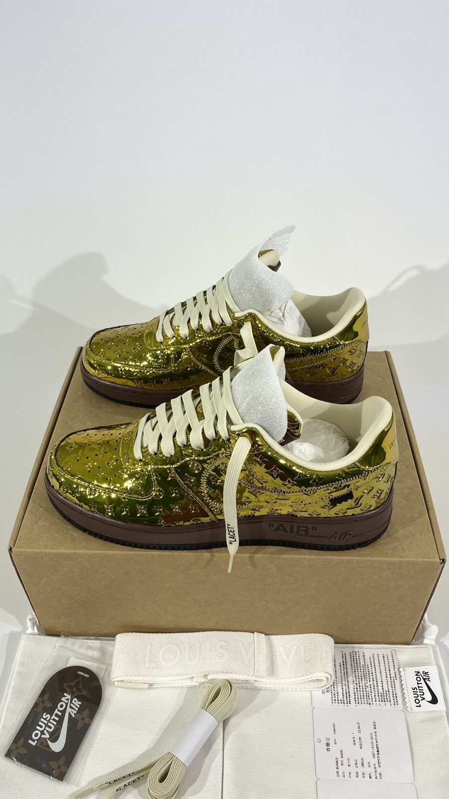 Louis Vuitton Louis Vuitton X Nike 10 Air Force 1 Gold Metallic Size US 10 / EU 43 - 4 Thumbnail