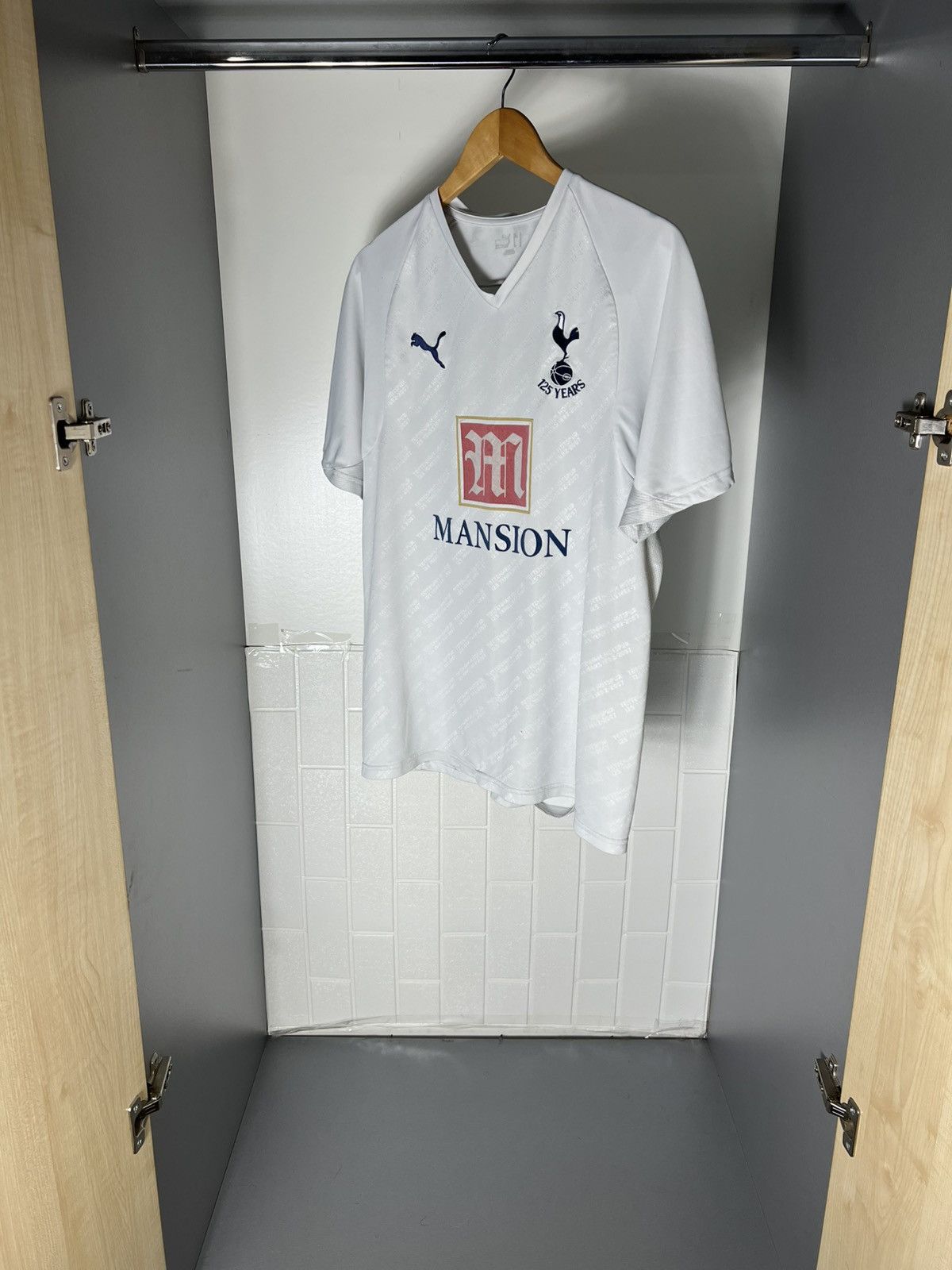 Puma VINTAGE PUMA FC TOTTENHAM HOTSPUR ENGLAND SOCCER JERSEY 90s Size US L / EU 52-54 / 3 - 8 Thumbnail