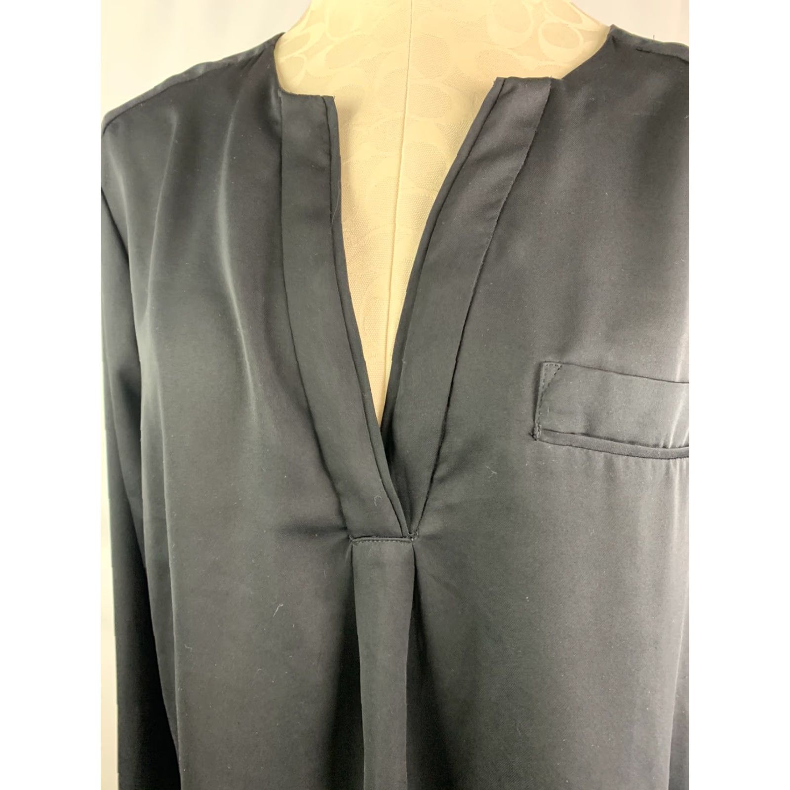 H&M 12 H&M Conscious Collection Blouse Women's Black Long Sleeve V-Neck Pullover Size XL / US 12-14 / IT 48-50 - 4 Thumbnail