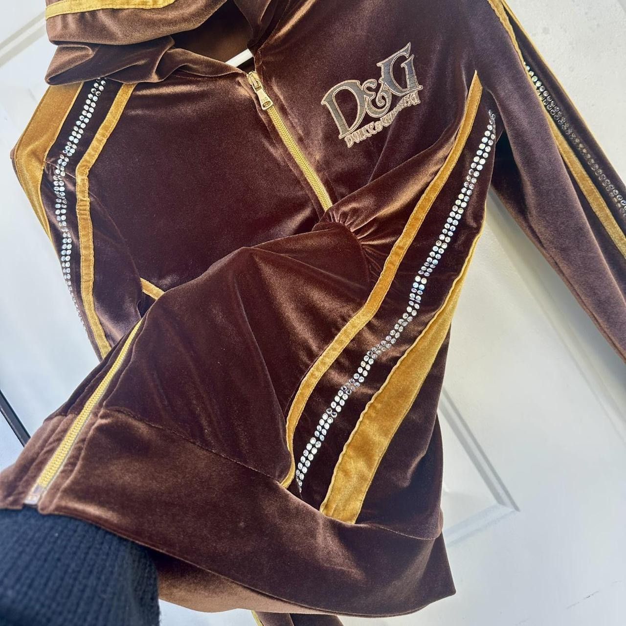 Dolce & Gabbana 2000s Dolce and gabbana velvet tracksuit jacket Size M / US 6-8 / IT 42-44 - 4 Thumbnail