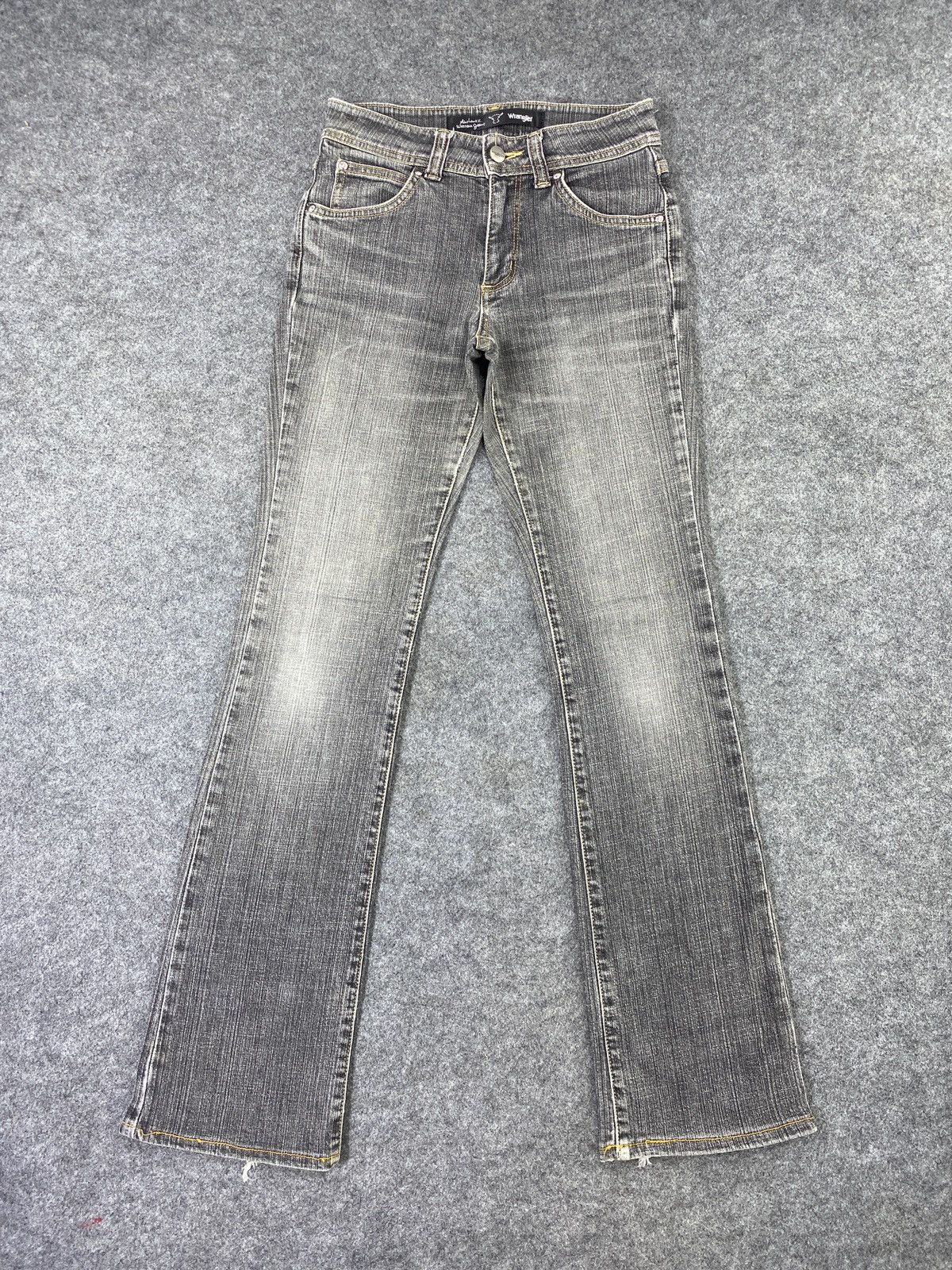 Vintage Wrangle Grey Wash Flare Jeans - J985