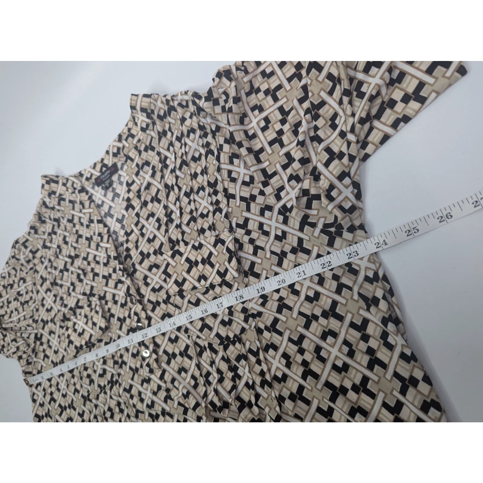 Vintage Cocomo 1X Plus Size Geometric V-Neck Button Top Roll Tab Sleeve 3/4 Geometric BeIGe Size XL / US 12-14 / IT 48-50 - 5 Thumbnail