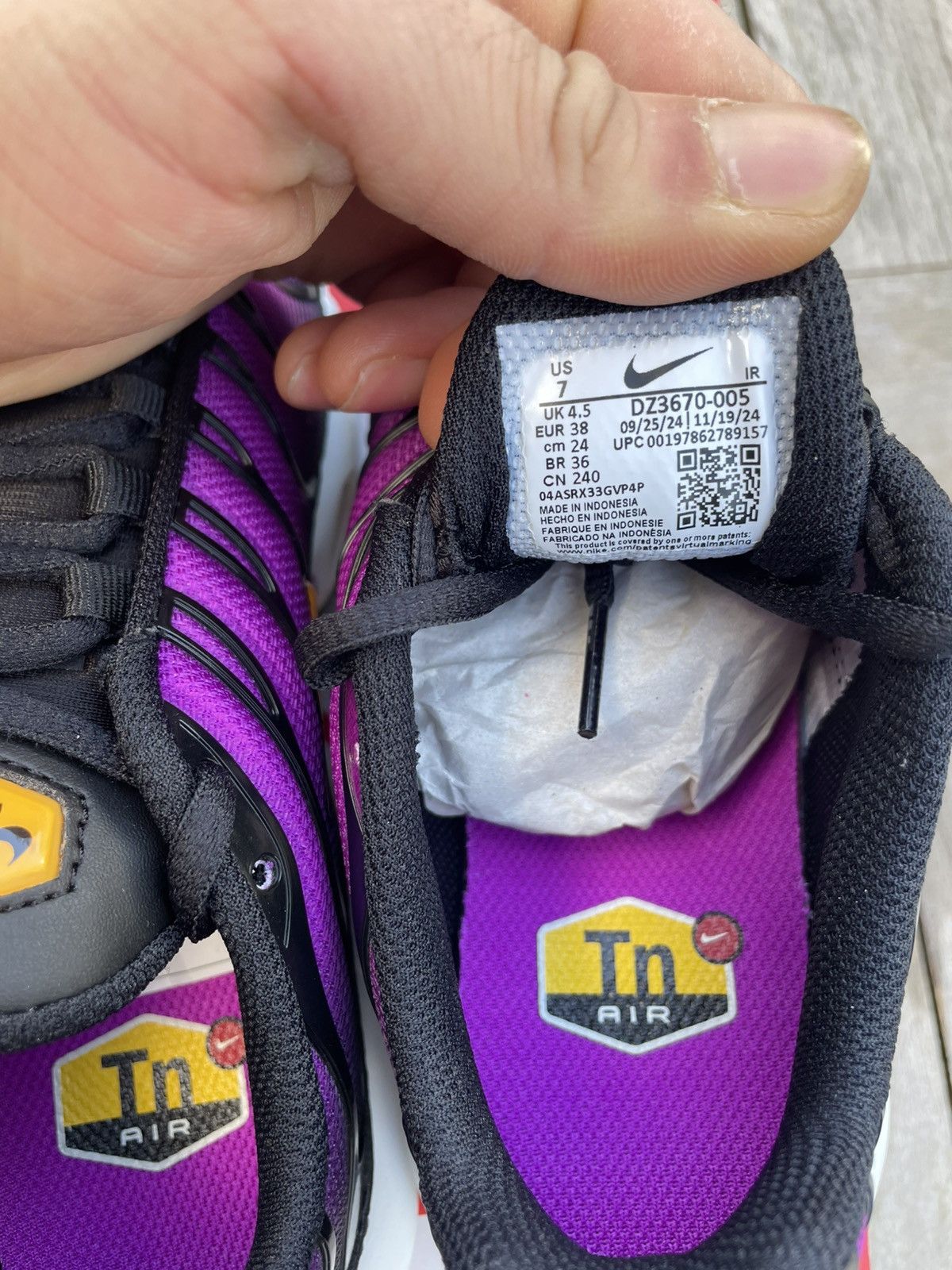 Nike - Nike Air Max Plus Black Hyper Violet Size US 7 / IT 37 - 6 Thumbnail