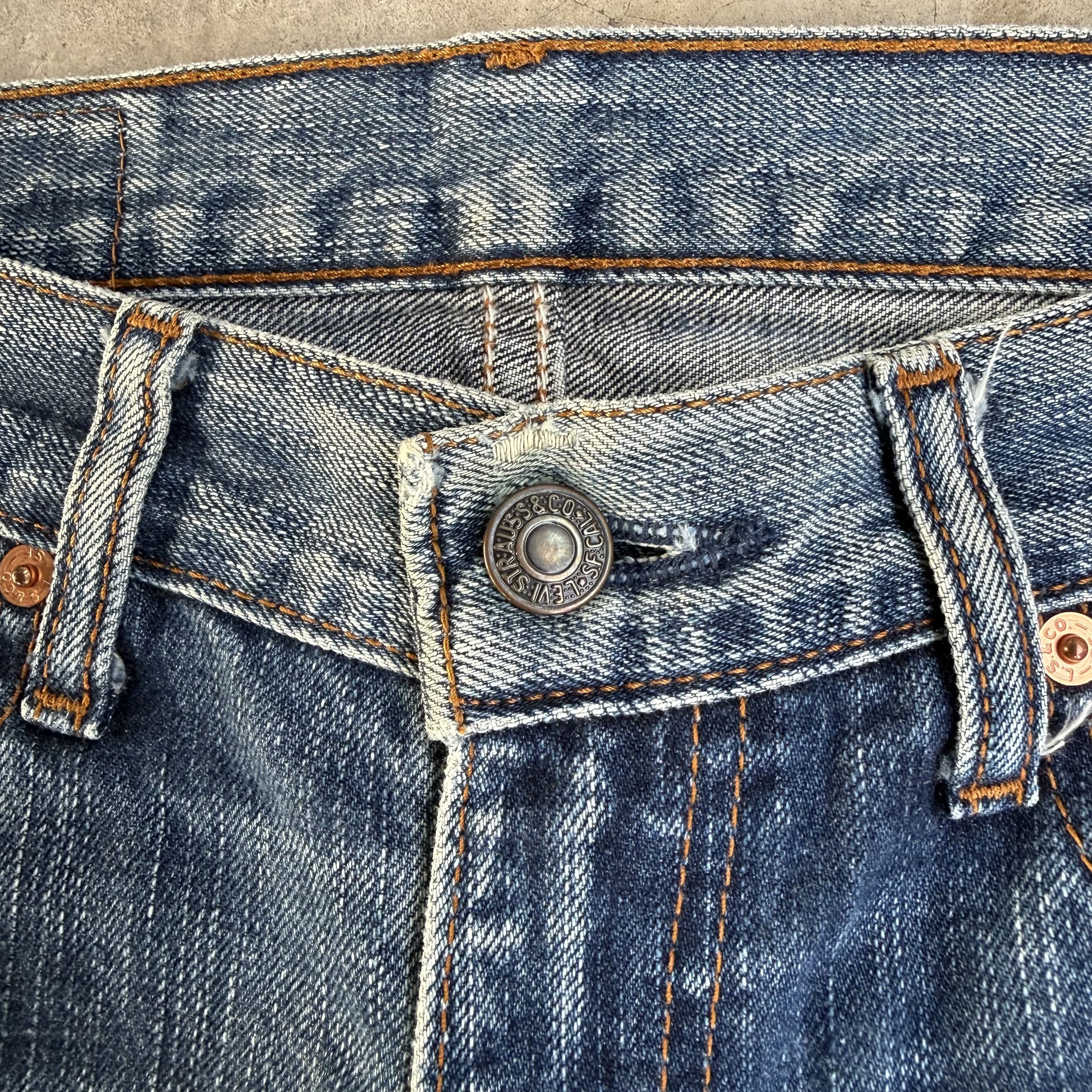 Levi's Vintage Clothing Vintage Levi's 505 Faded Mud washer Denim Jean Size US 31 - 4 Thumbnail