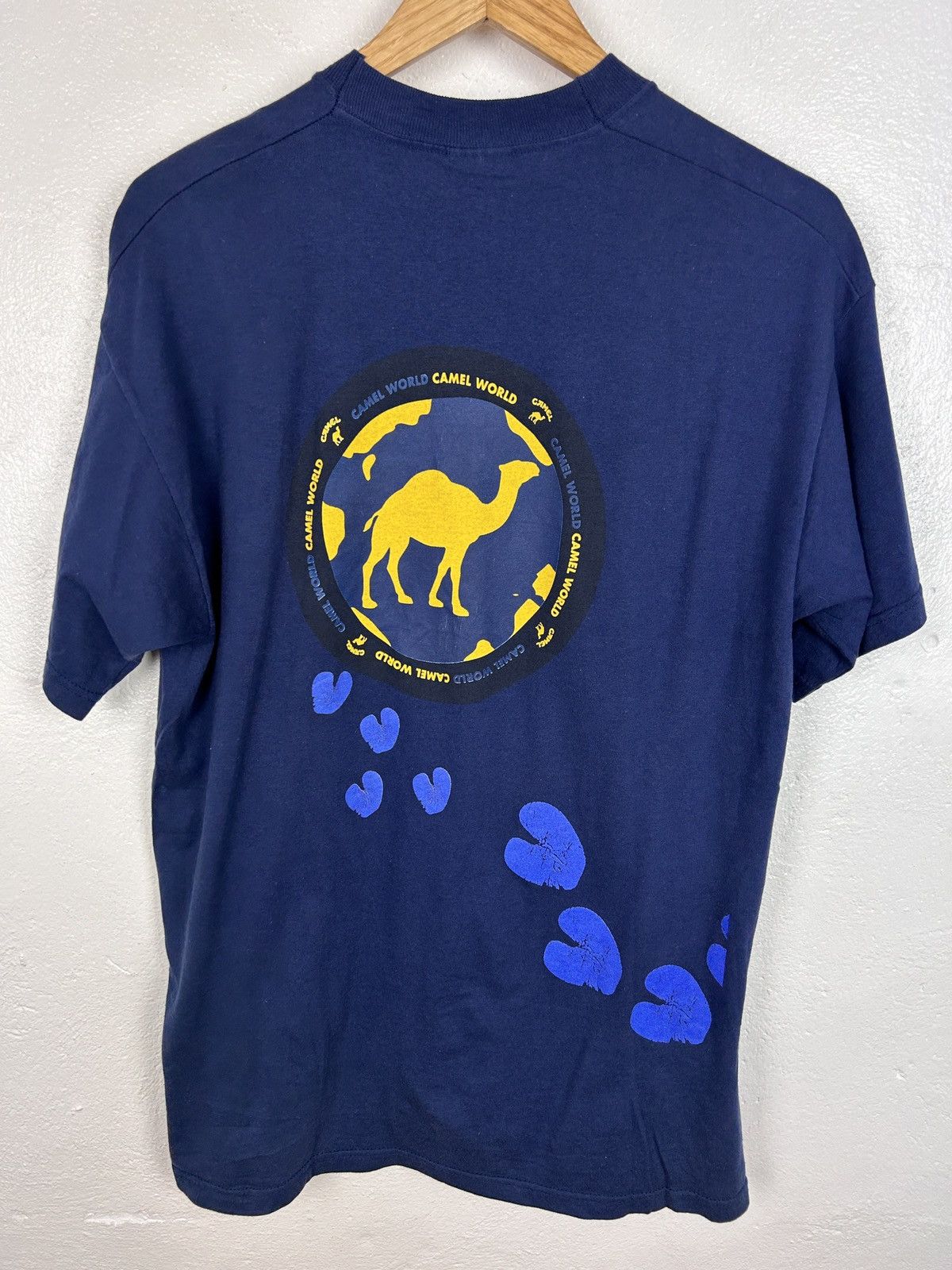 Vintage 90s Vintage Camel World Cigarettes Short Sleeve T-Shirt Size US L / EU 52-54 / 3 - 4 Thumbnail