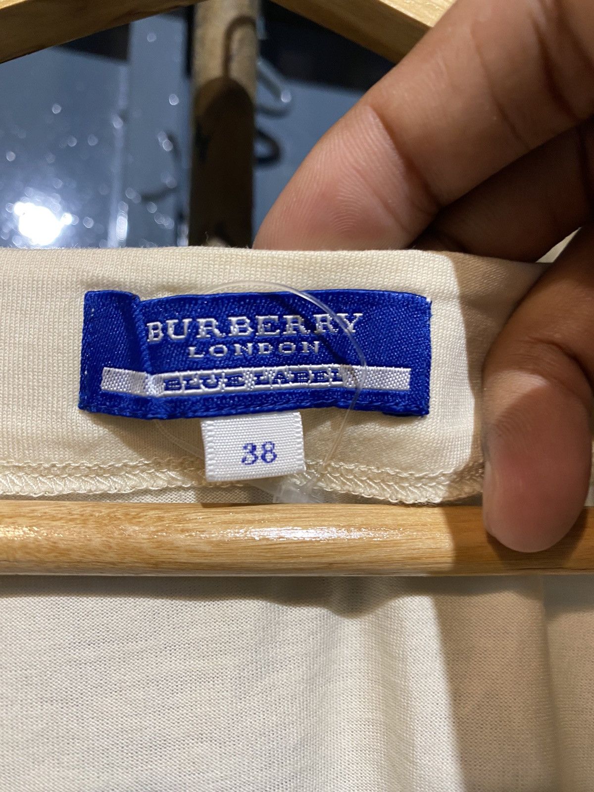 Burberry × Vintage 🔥 Best Offer 🔥 Vintage Burberry Londan Slim Tshirt Size M / US 6-8 / IT 42-44 - 4 Thumbnail