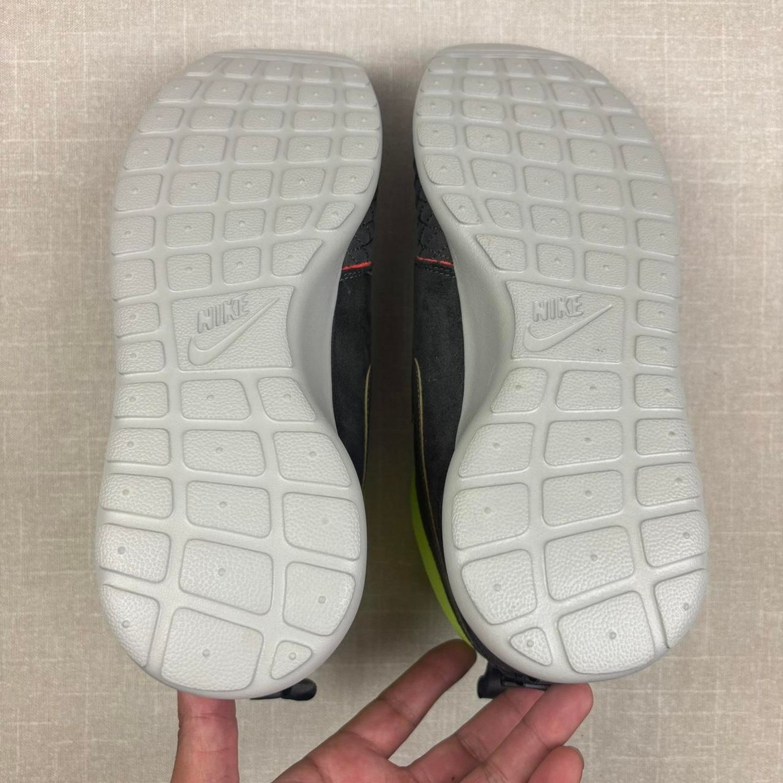 Nike 🤮 2013 Nike Roshe Run Sneakerboot “Newsprint Smoke” 9.5M Size US 9.5 / EU 42-43 - 5 Thumbnail