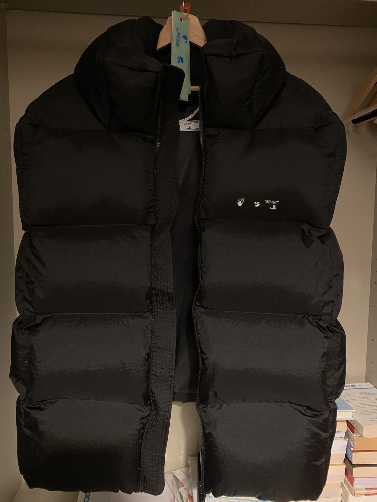 Off-White Down feather logo print GILET Size US S / EU 44-46 / 1 - 1 Thumbnail