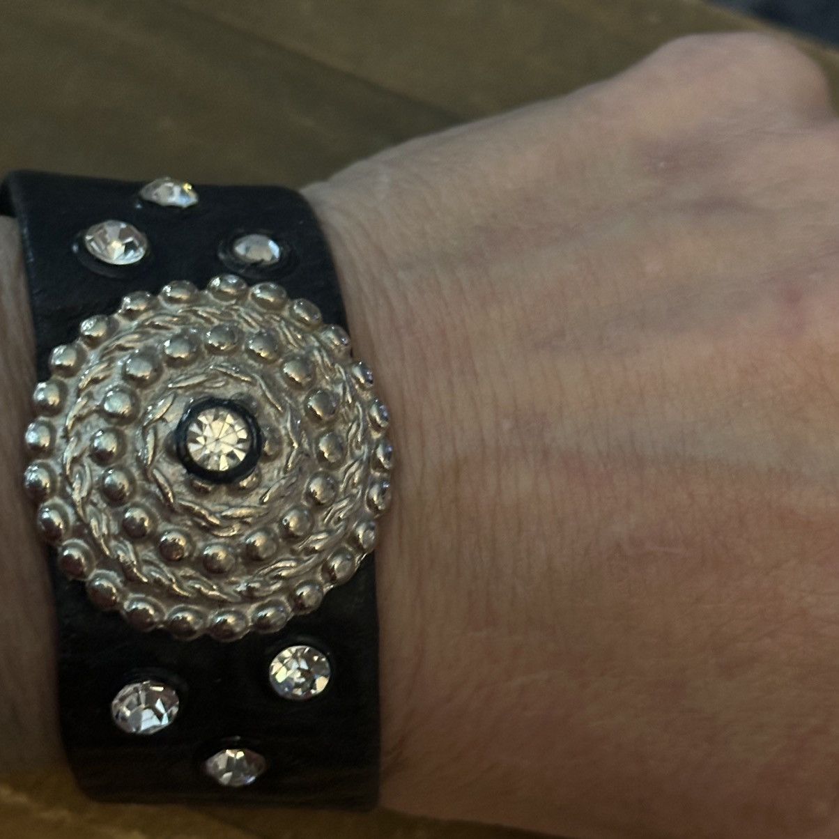 Other Wide leather medallion rhinestone bracelet Size ONE SIZE - 4 Thumbnail