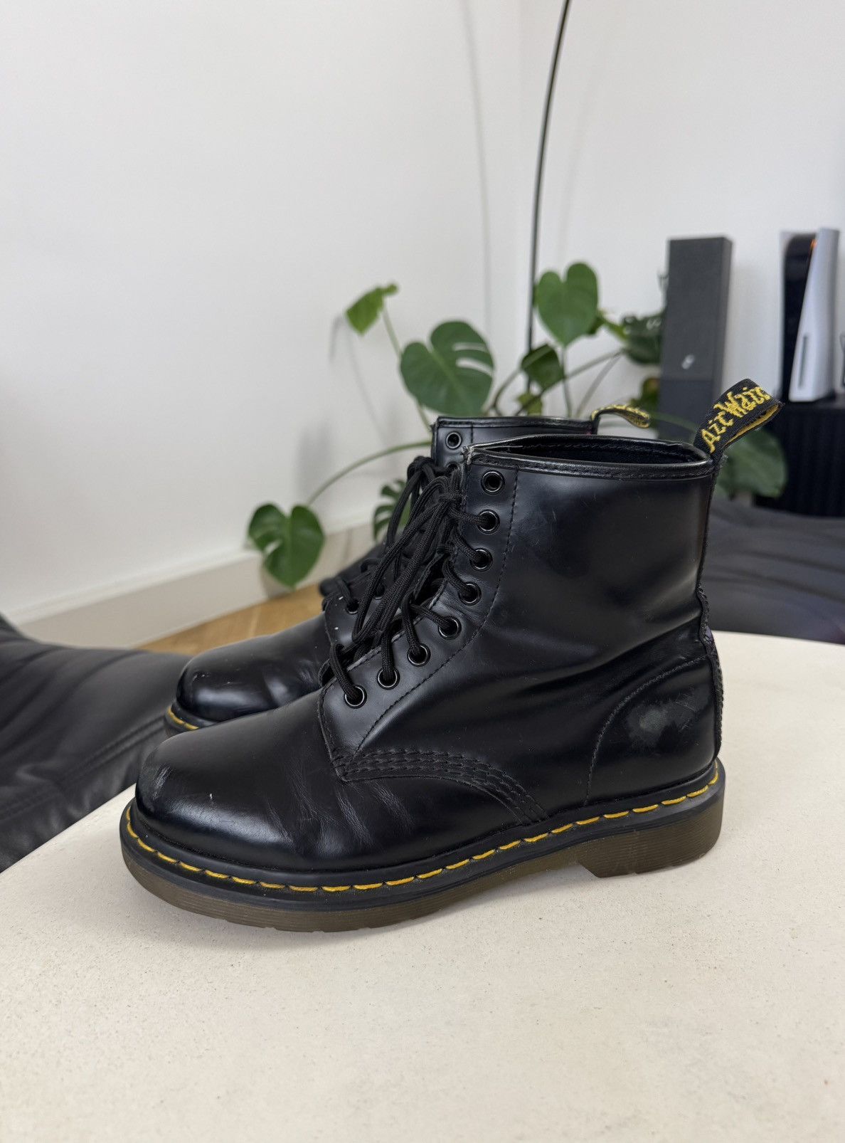 【FRAGMENT DESIGN × Dr.Martens】HOLLIGBORN fragment design x Dr Martens Hollingborn Derby | Hypebeast