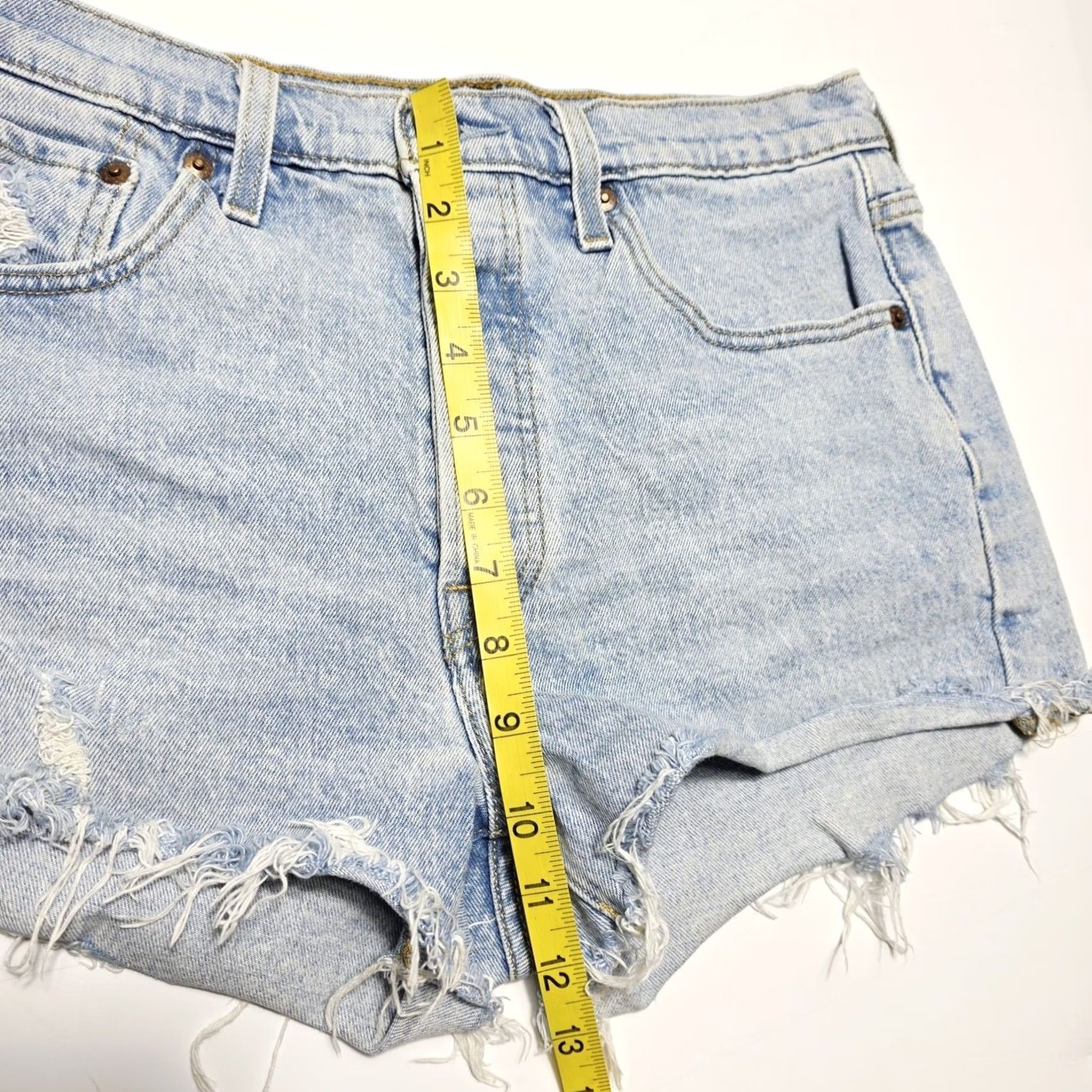 Levi's Levi's 501 Shorts Womens W28 Blue Distressed Denim High Rise Button Fly Cutoff Size 28" / US 6 / IT 42 - 6 Thumbnail
