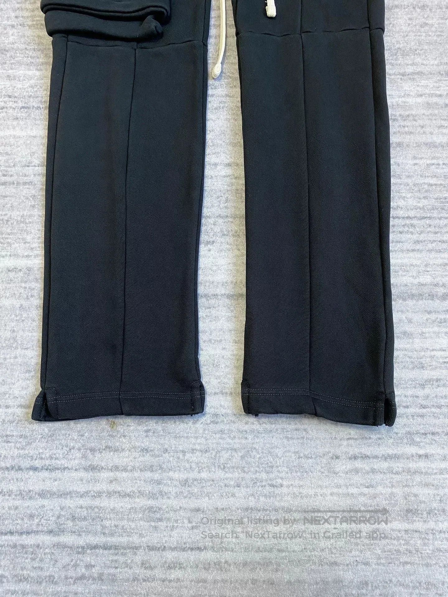 Far Afield black 3D pocket pants with flared hem. Size 23" - 3 Thumbnail