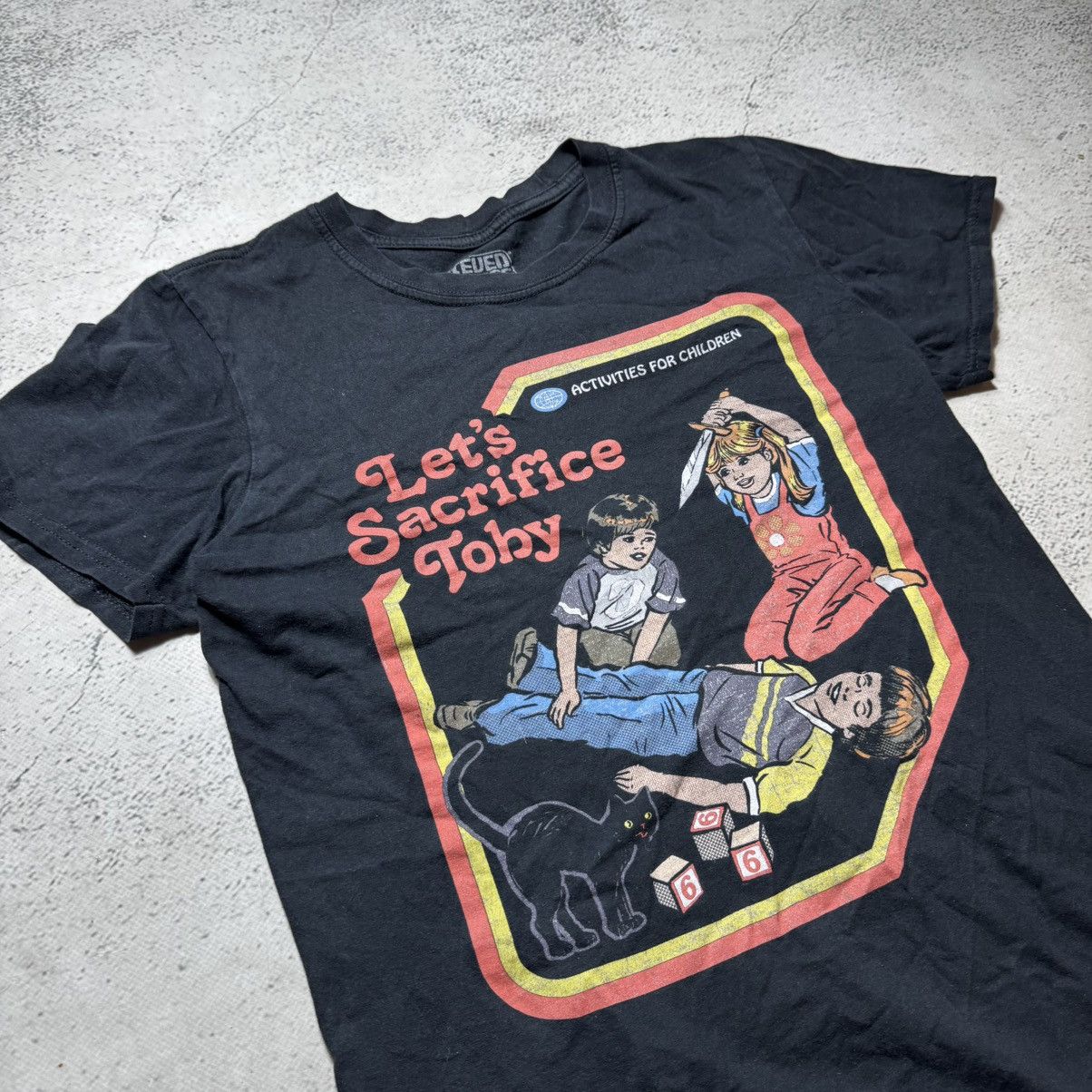 Vintage OFFICIAL STEVEN RHODES 'LET'S SACRIFICE TOBY' T-SHIRT Size US S / EU 44-46 / 1 - 2 Thumbnail
