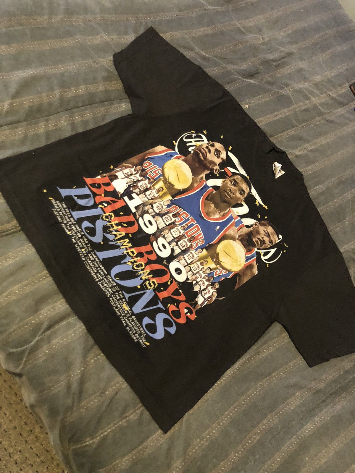 NBA × Rap Tees Detroit pistons Size US XL / EU 56 / 4 - 10 Thumbnail
