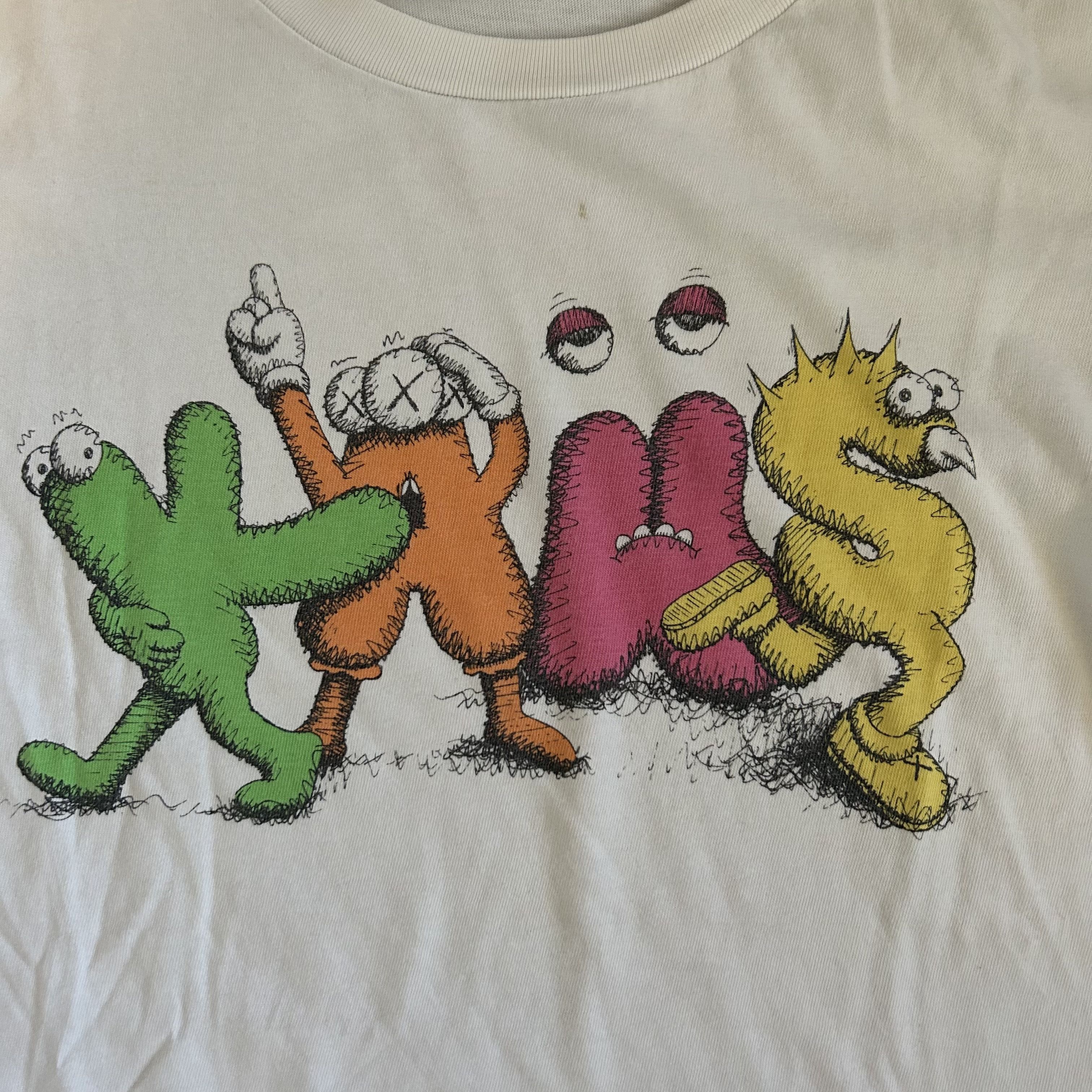 Kaws × Uniqlo Kaws Classic Logo Tee Size US M / EU 48-50 / 2 - 4 Thumbnail