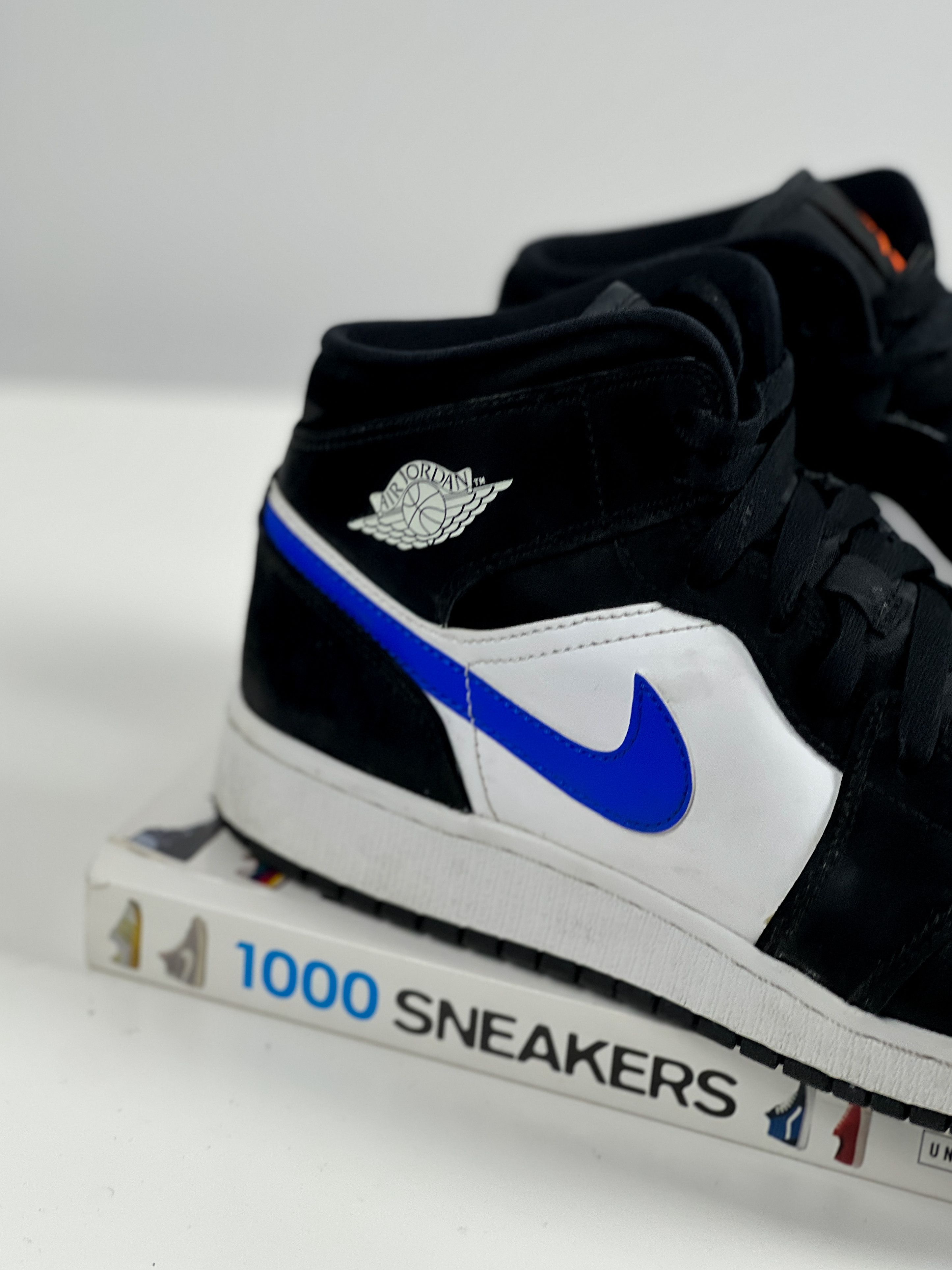 Jordan Brand Air Jordan 1 Mid GS 'Black Racer Blue' '554725-084' Size US 7 / EU 40 - 2 Thumbnail