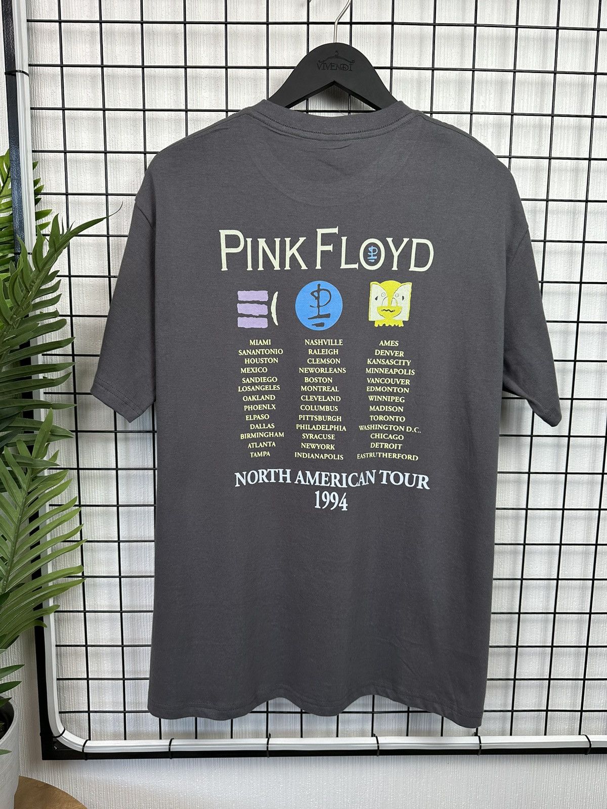 Band Tees × Pink Floyd Pink Floyd Division Bell Men Grey L “North American Tour” Size US L / EU 52-54 / 3 - 10 Thumbnail