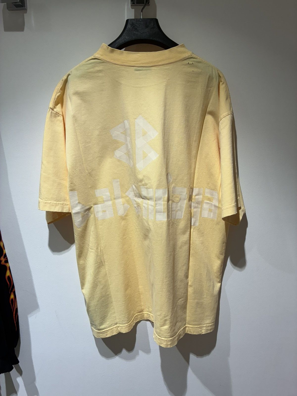 Balenciaga Balenciaga Tape Type T shirt Size US S / EU 44-46 / 1 - 6 Thumbnail