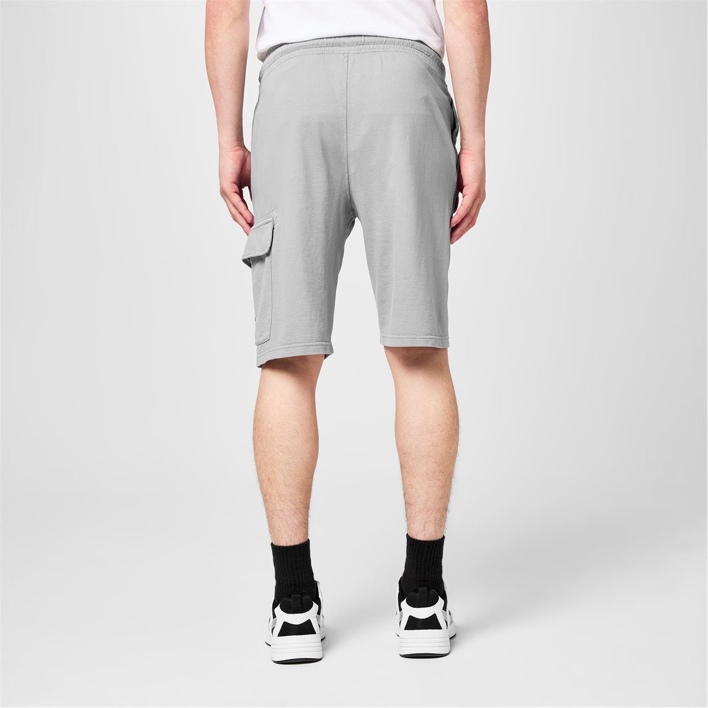 C.P. Company o1g2r1mq0426 Micro Lens Fleece Jogger Shorts in Grey Size US 36 / EU 52 - 4 Thumbnail