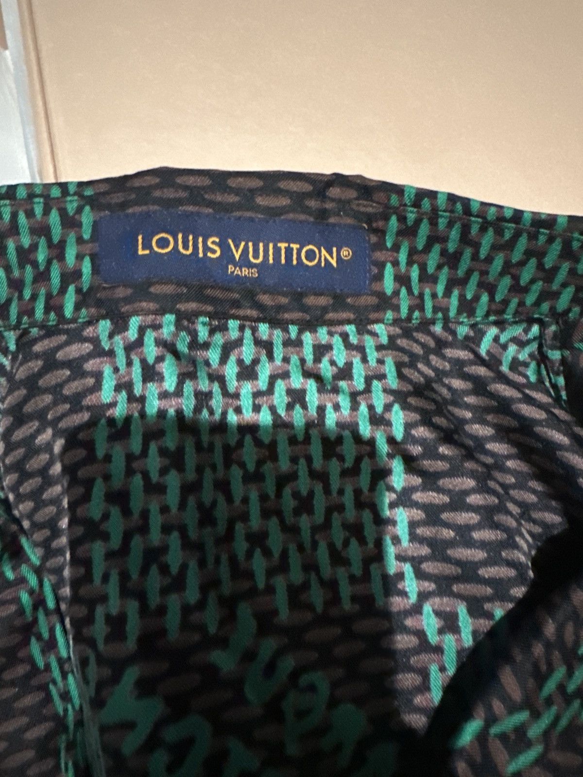 Louis Vuitton Open collar short-sleeved silk shirt Size US S / EU 44-46 / 1 - 6 Thumbnail