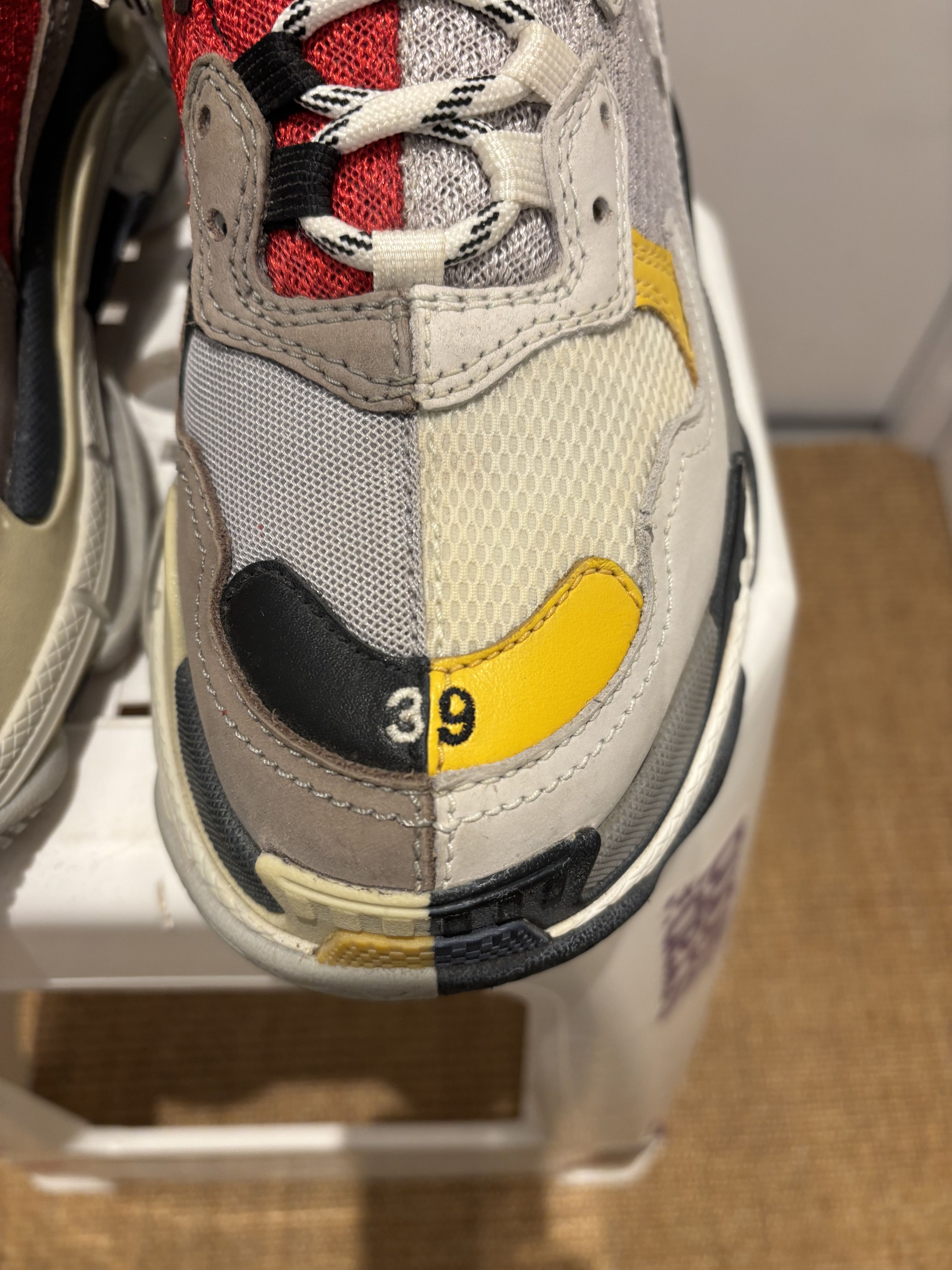 Balenciaga Basket de luxe Balenciaga Triple S en tbe Size US 6 / EU 39 - 11 Thumbnail