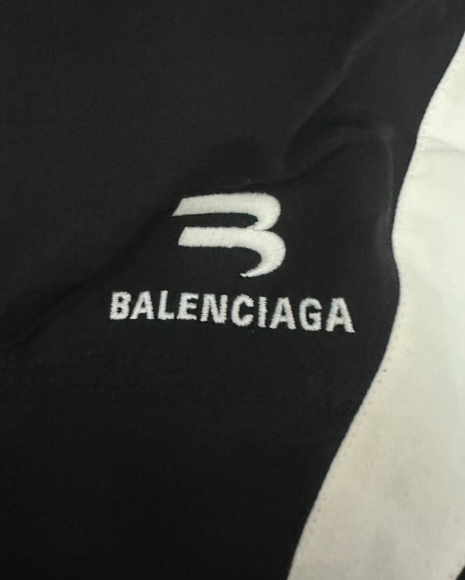 Balenciaga Balenciaga 22fw black and white color blocked 2412-Nextarrow Size US S / EU 44-46 / 1 - 3 Thumbnail