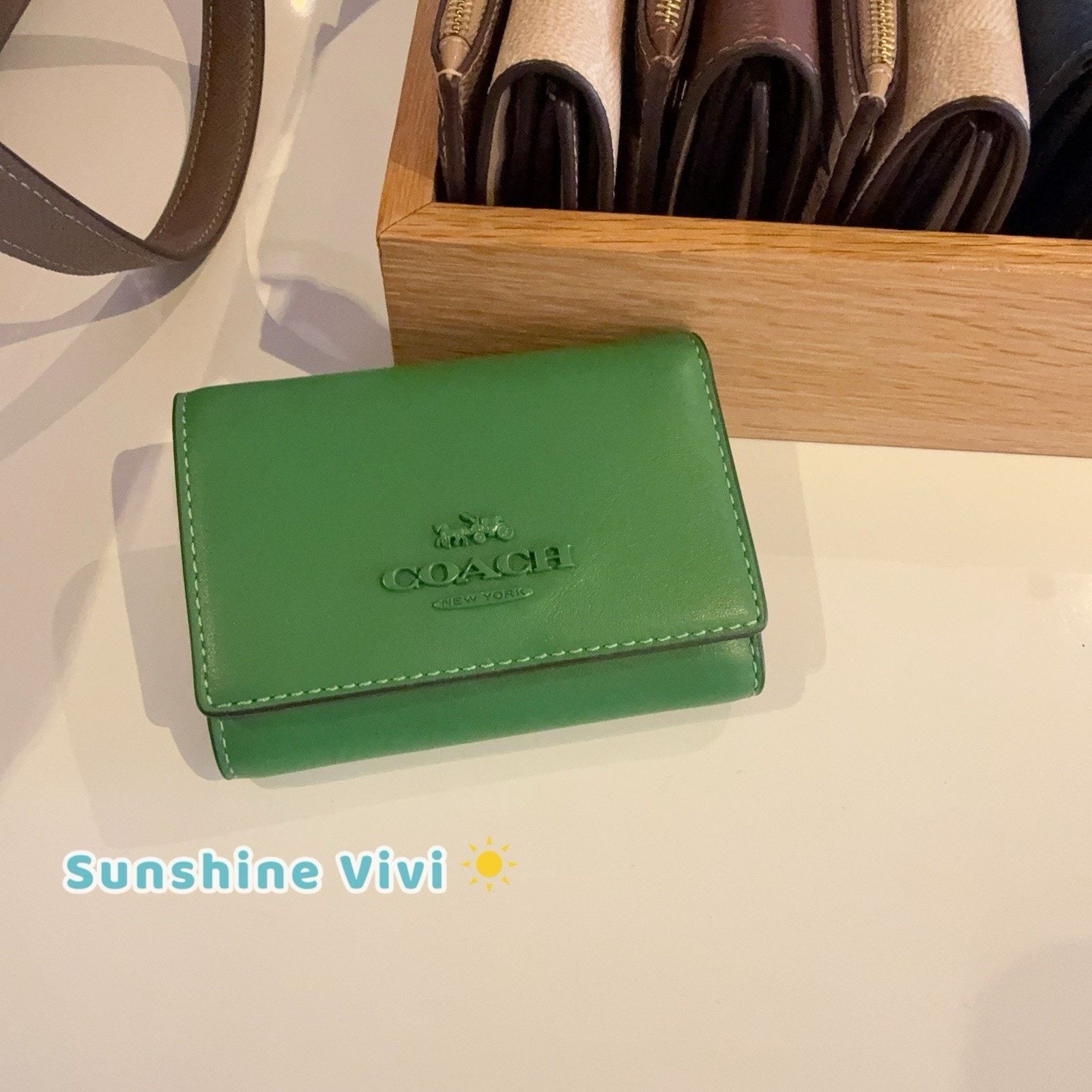 Coach NWT Coach CP260 Smooth Leather Micro Wallet Kelly Size ONE SIZE - 1 Thumbnail