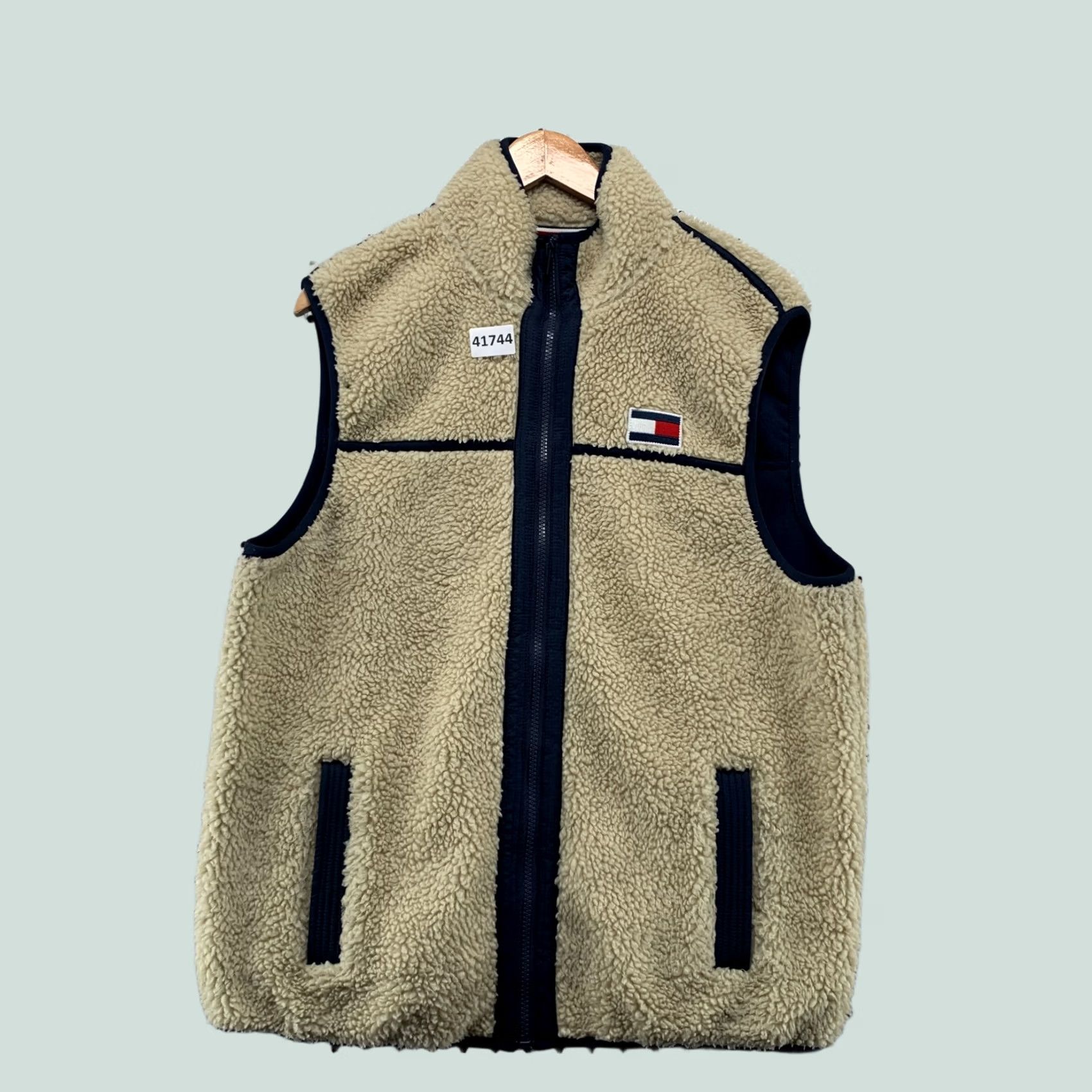 Tommy Hilfiger Tommy Hilfiger Jacket Vest Mens Large Beige Sherpa Deep Pile Sleeveless 21.5x27 Size US L / EU 52-54 / 3 - 1 Thumbnail