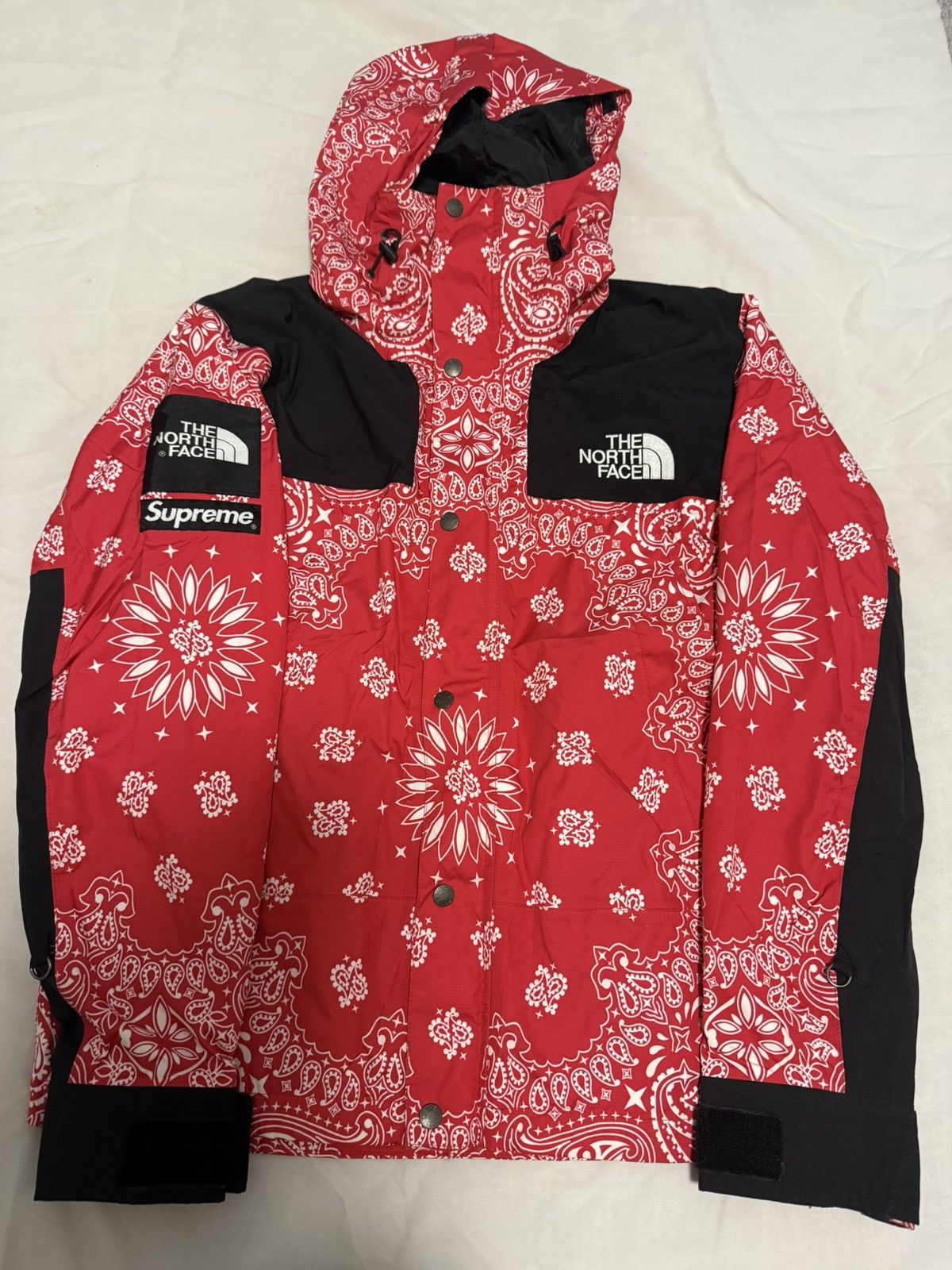 Supreme × The North Face Supreme north face tnf red bandana paisley mountain Jacket Size US M / EU 48-50 / 2 - 1 Thumbnail