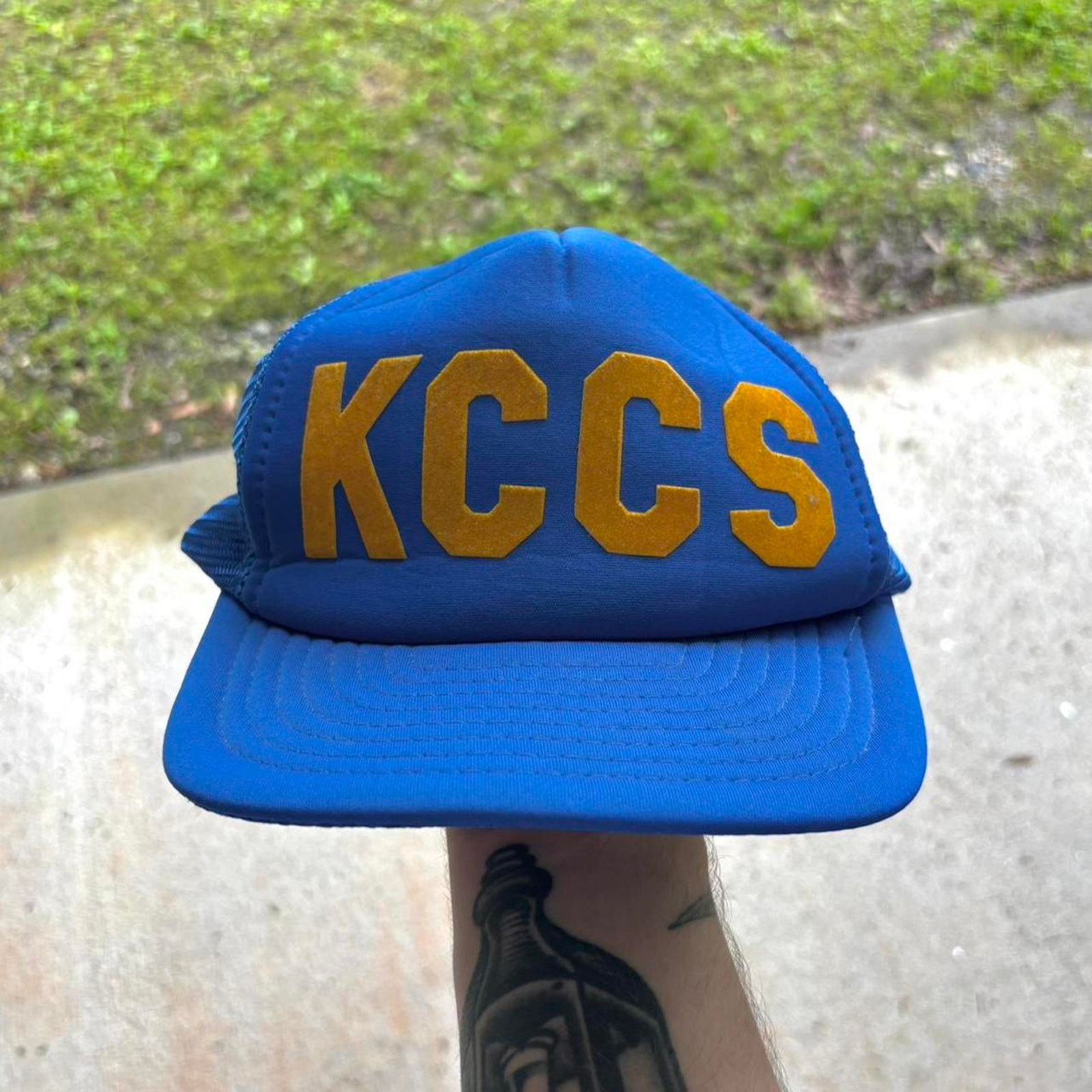 American Retro × Vintage 70s True Vintage KCCS Mesh Snap Back Trucker Hat Size ONE SIZE - 1 Thumbnail