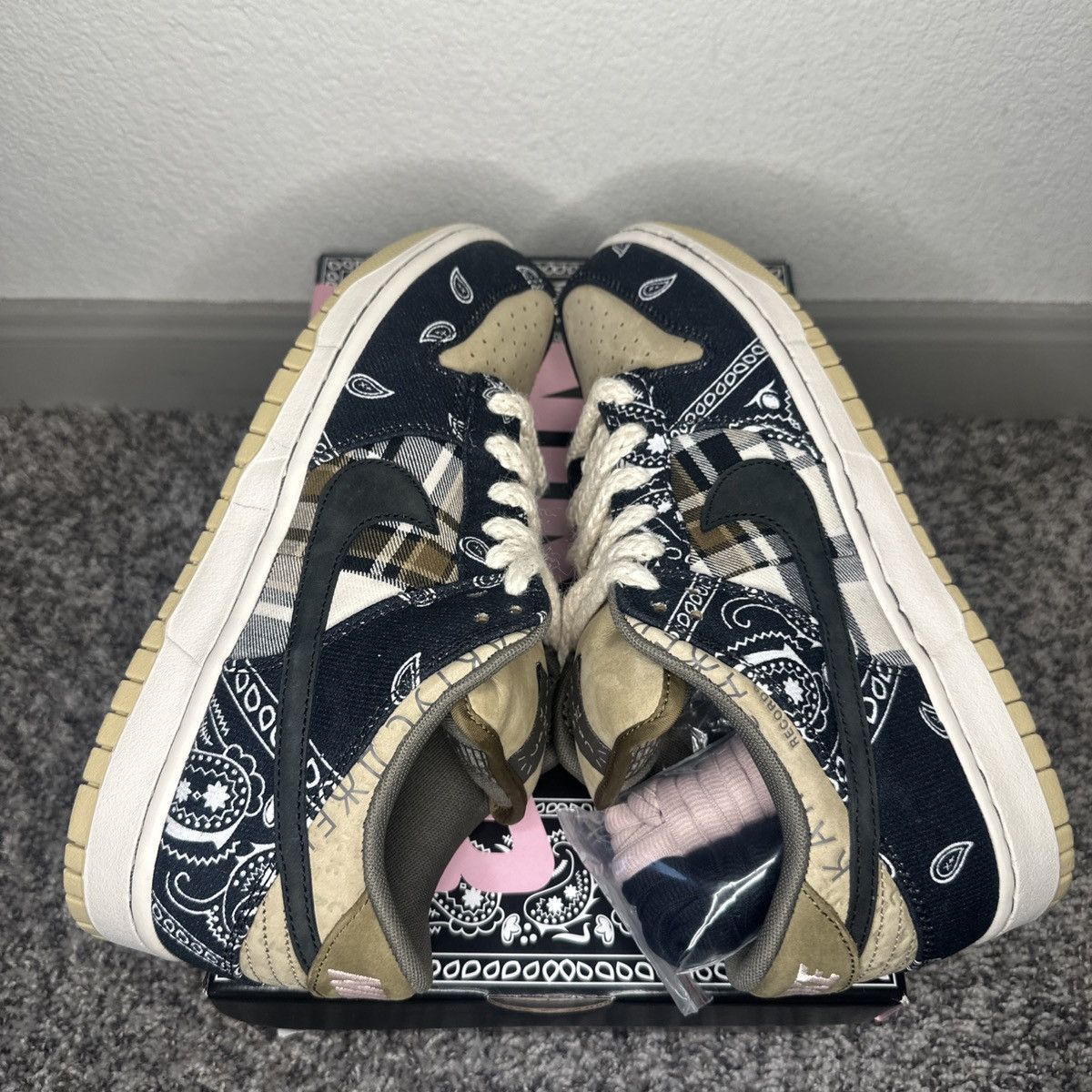 Nike Size 10 - Nike Travis Scott x SB Dunk Low Cactus Jack Size US 10 / EU 43 - 4 Thumbnail