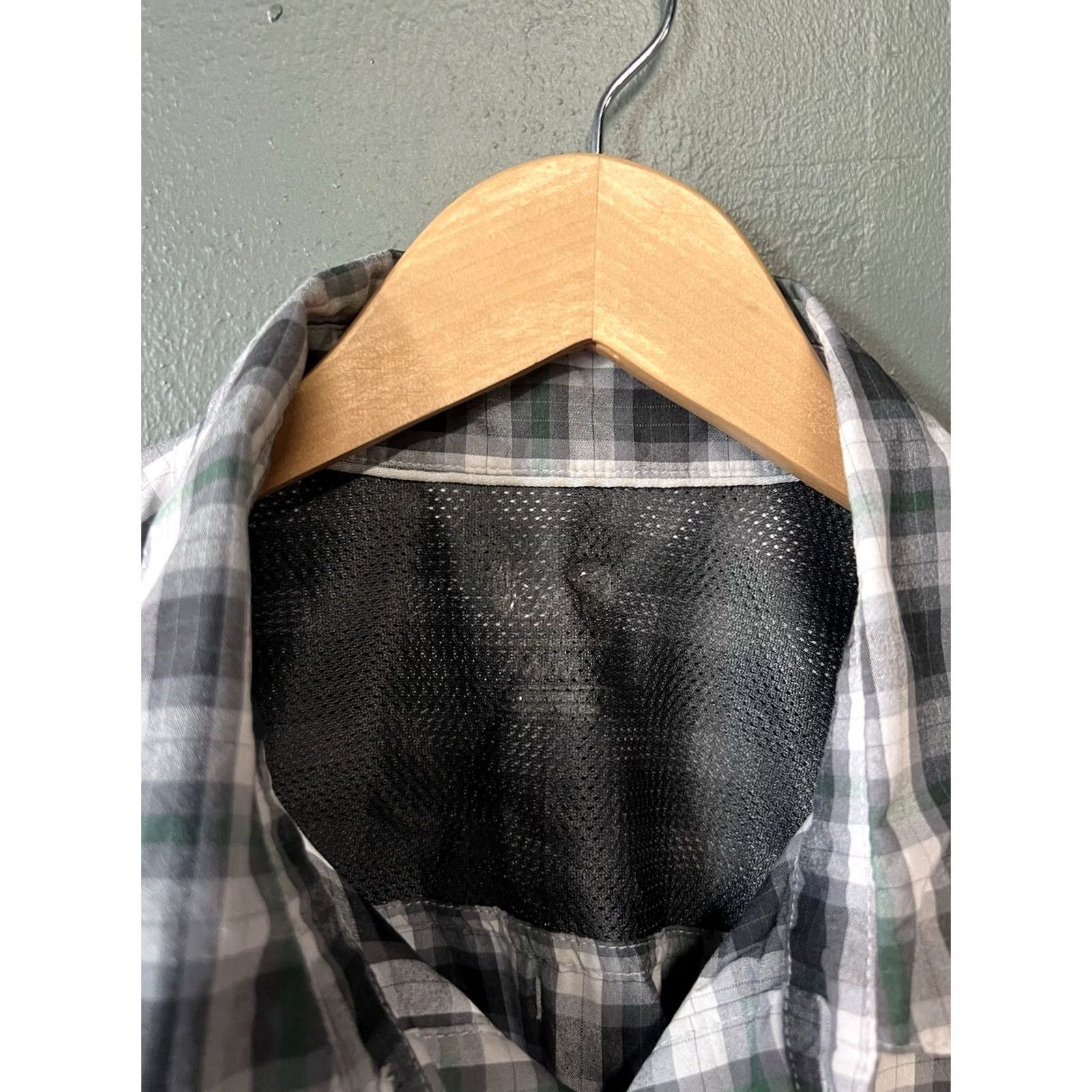 Mountain Hardwear Mountain Hardwear Mens Gray Plaid Double Pocket Long Sleeve Button-Up M Size US M / EU 48-50 / 2 - 3 Thumbnail