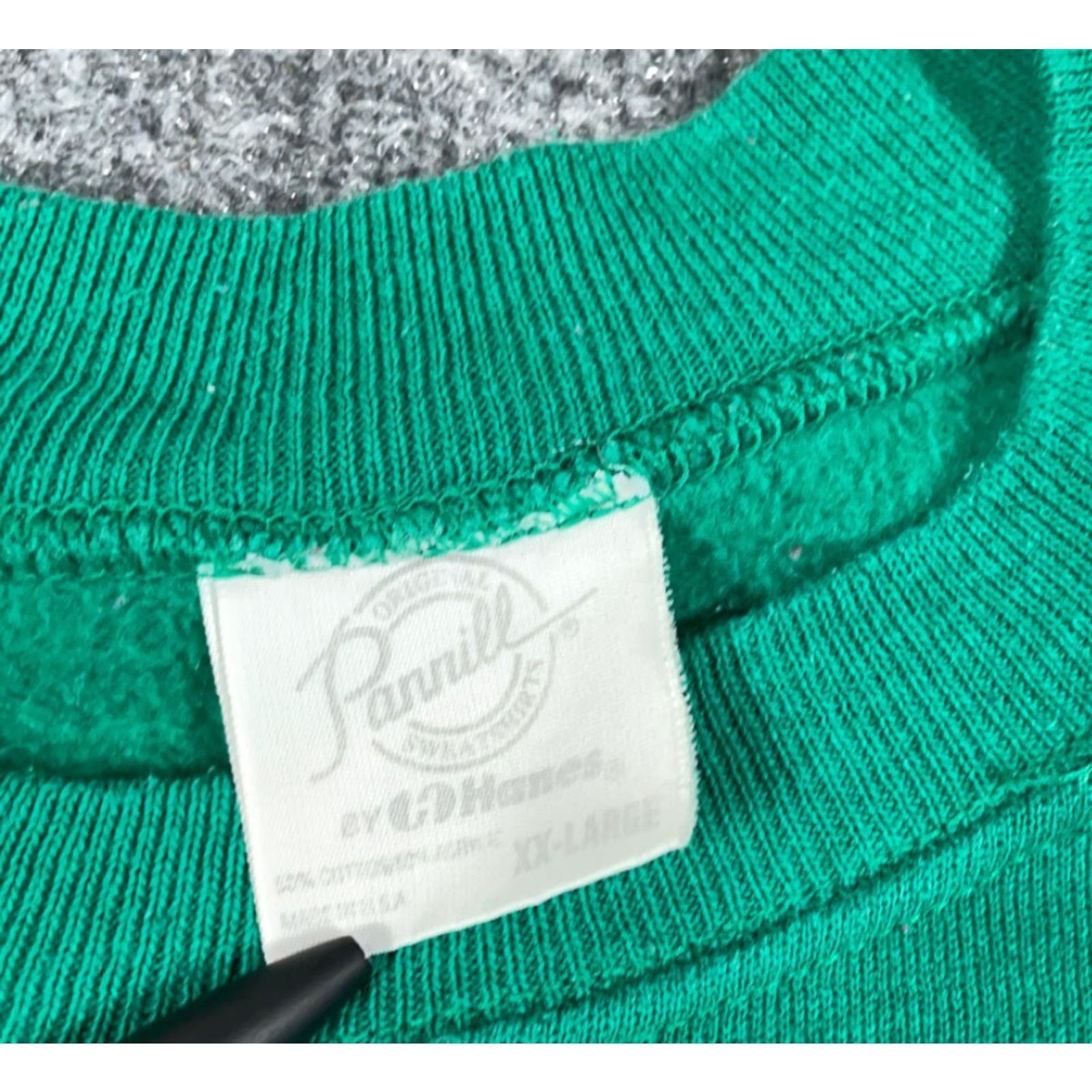 Hanes VINTAGE Hanes Sweatshirt 80s Christmas Dogs Raglan Green Adult Large Long Sleeve Crew Neck Pullover Fleece Cotton Blend Size L / US 10 / IT 46 - 3 Thumbnail