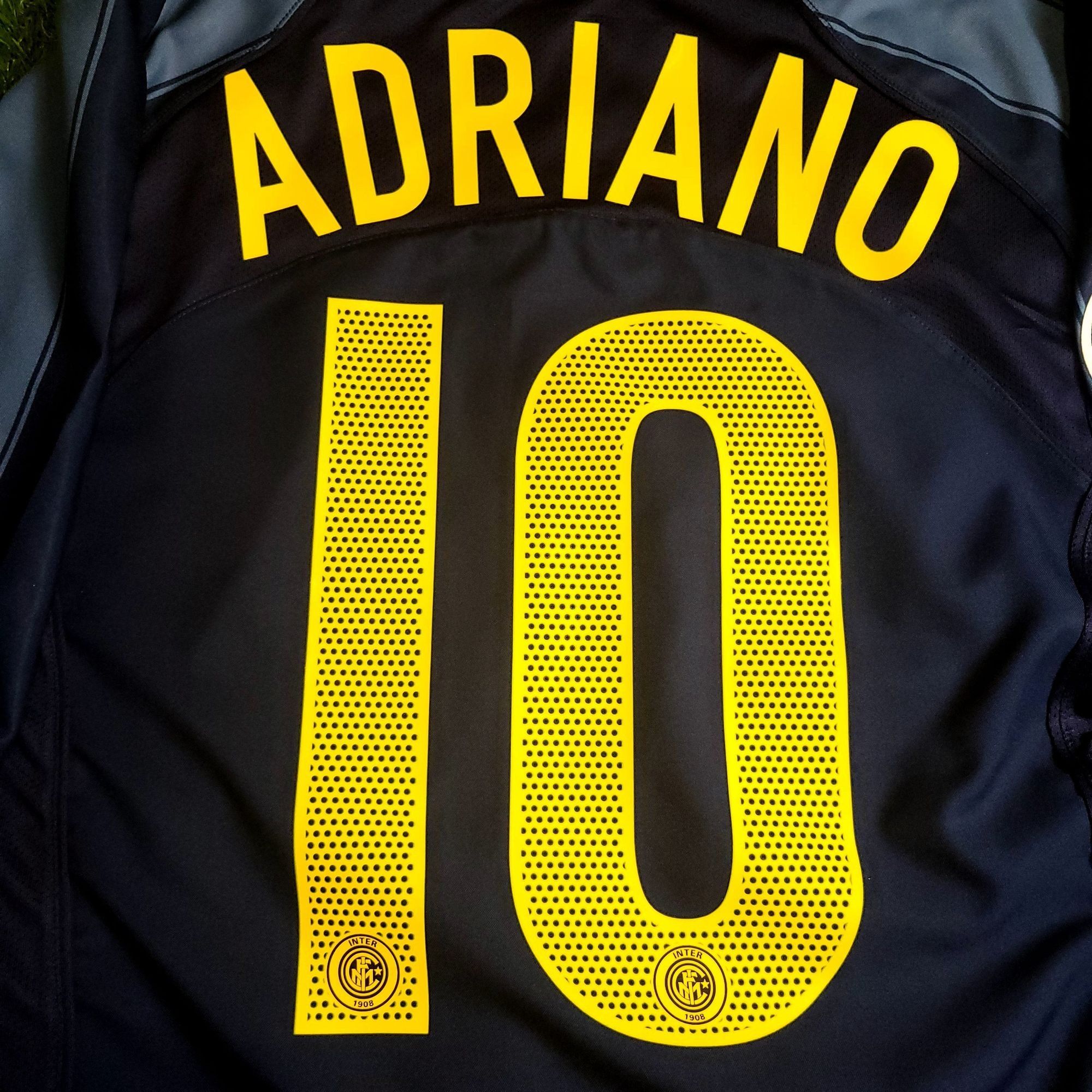 Nike Adriano Inter Milan 2004 2005 2006 Third UEFA Soccer Jersey Size US L / EU 52-54 / 3 - 4 Thumbnail