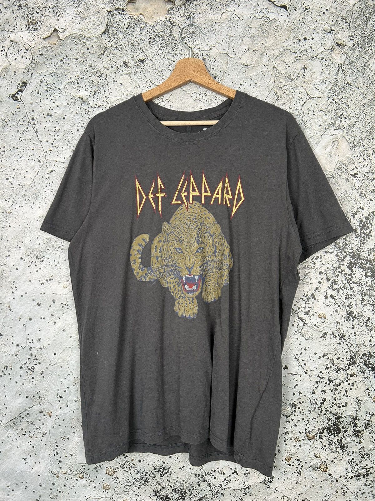 Abercrombie & Fitch Def Leppard Rock Band Tee Graphic Logo Metal Glam Hype Size US L / EU 52-54 / 3 - 1 Thumbnail