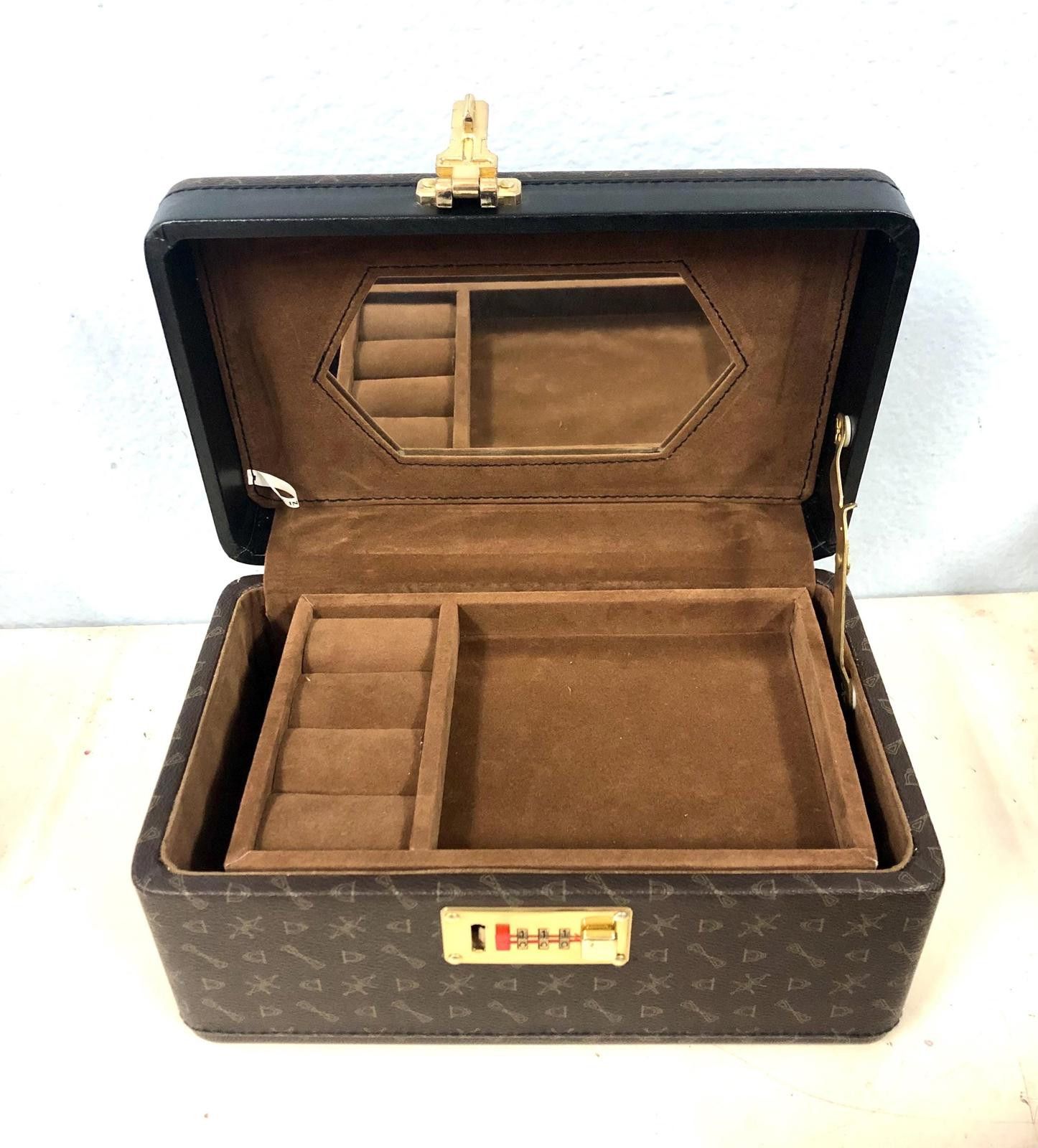 Designer Jewelry Toiletry Makeup Briefcase Carrying Bag Brown Size ONE SIZE - 2 Thumbnail