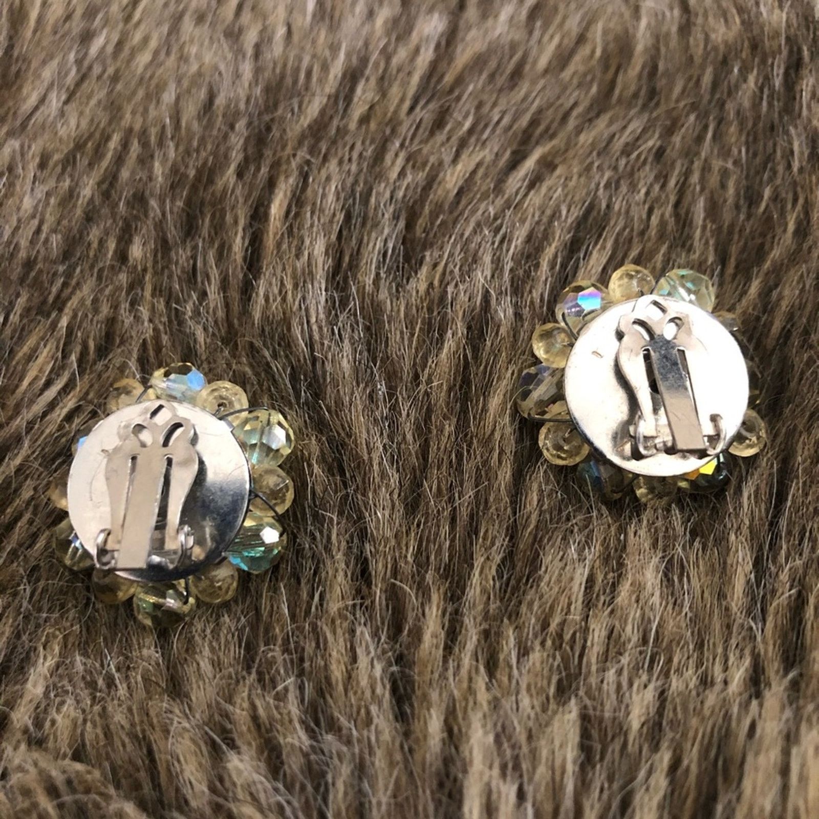 Vintage Vtg 60s gold aurora borealis bead cluster earrings Size ONE SIZE - 2 Thumbnail