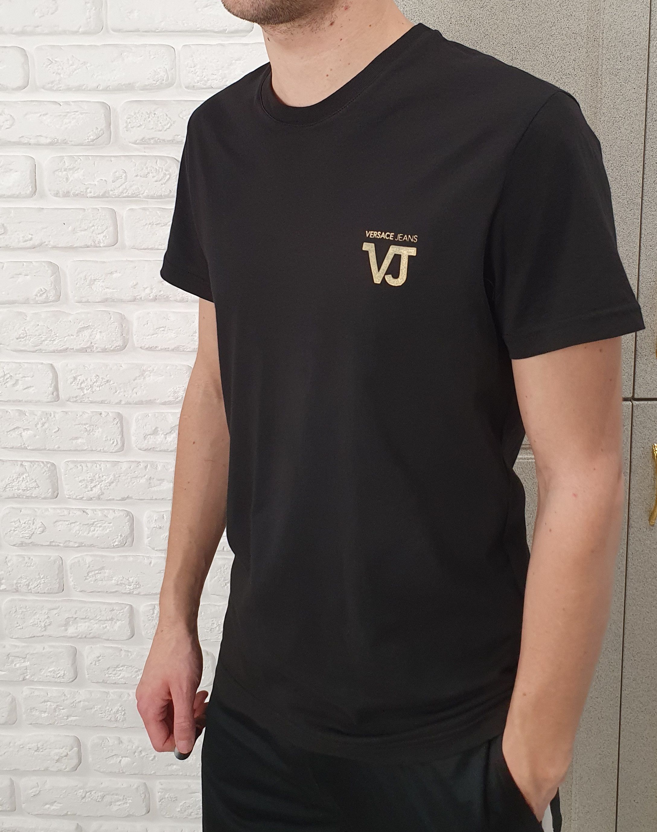 Versace × Versace Jeans Couture Versace Jeans Black Gold T-Shirt Size M Size US M / EU 48-50 / 2 - 1 Thumbnail