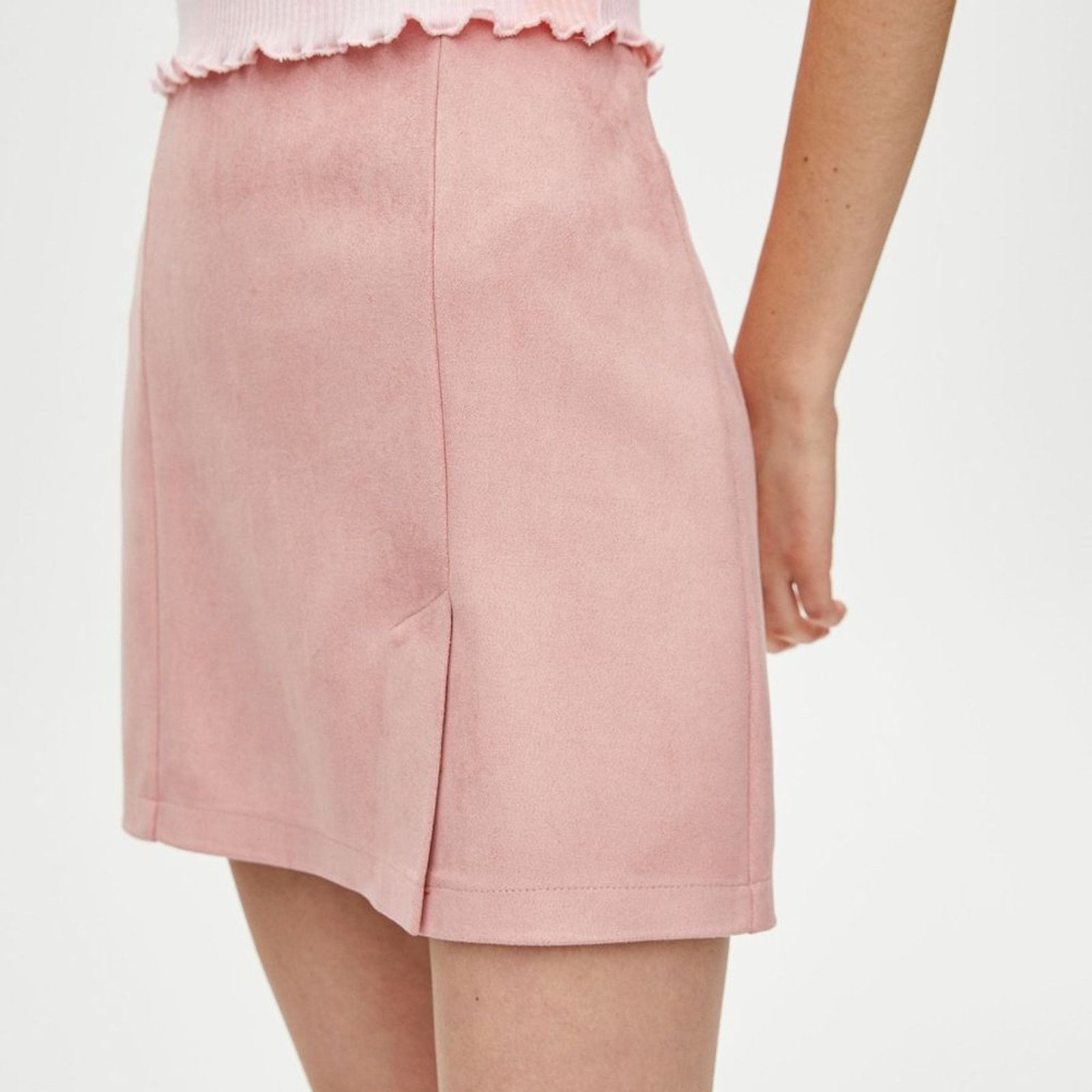 Pull & Bear Pull&Bear Pink Faux Suede Mini Skirt Size 28" / US 6 / IT 42 - 1 Thumbnail