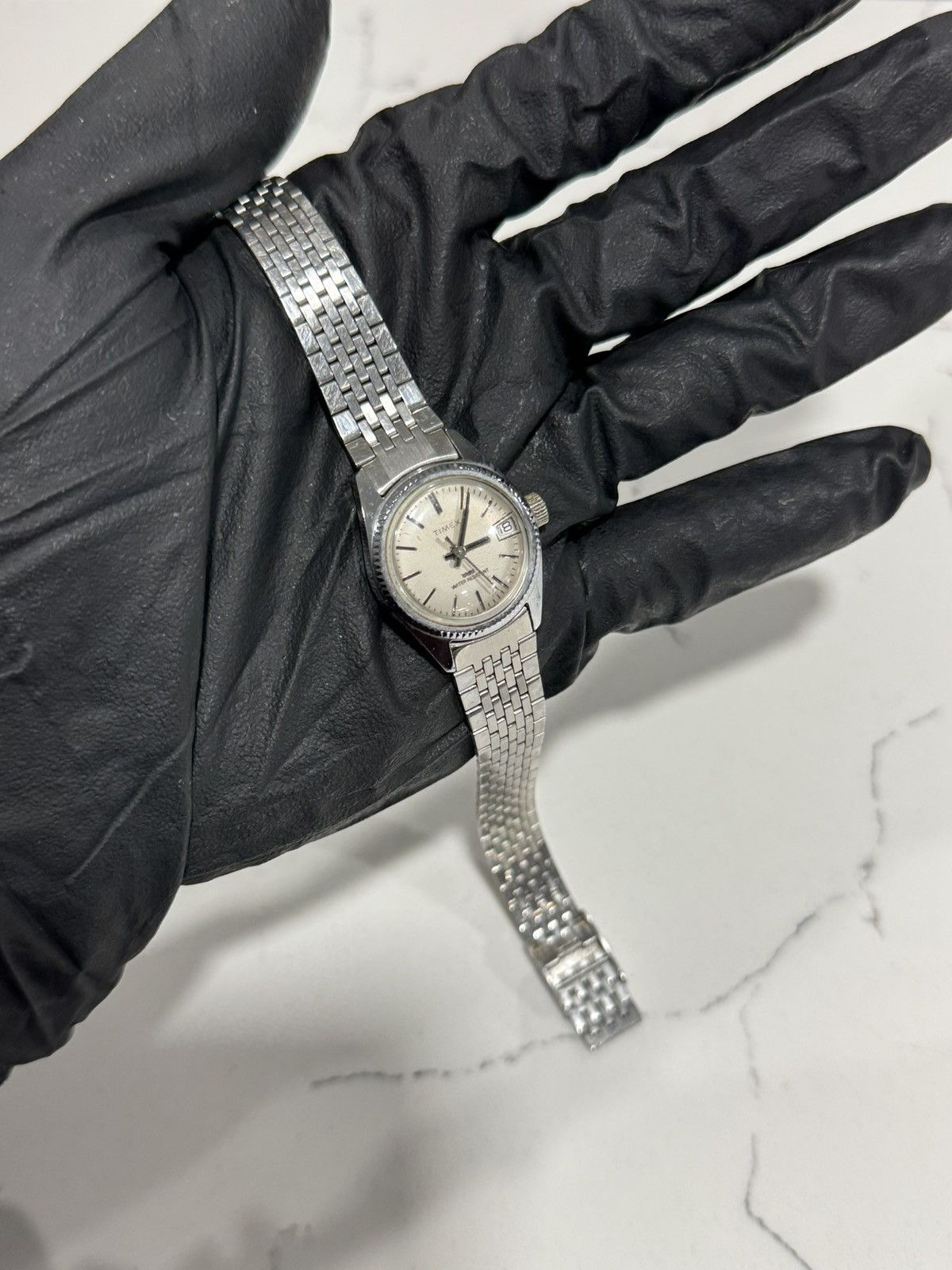 Timex Manual wind Timex w/ fluted bezel & stainless steel bracelet Size ONE SIZE - 25 Thumbnail