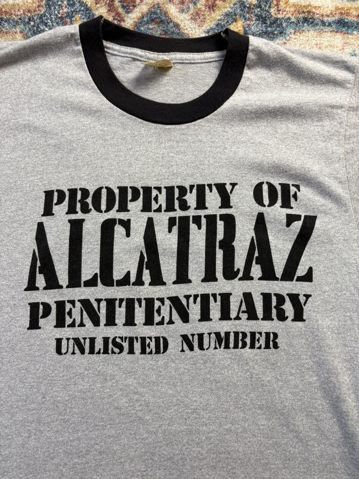 Vintage Vintage 80s Property Of Alcatraz T-shirt Medium Size US L / EU 52-54 / 3 - 4 Thumbnail