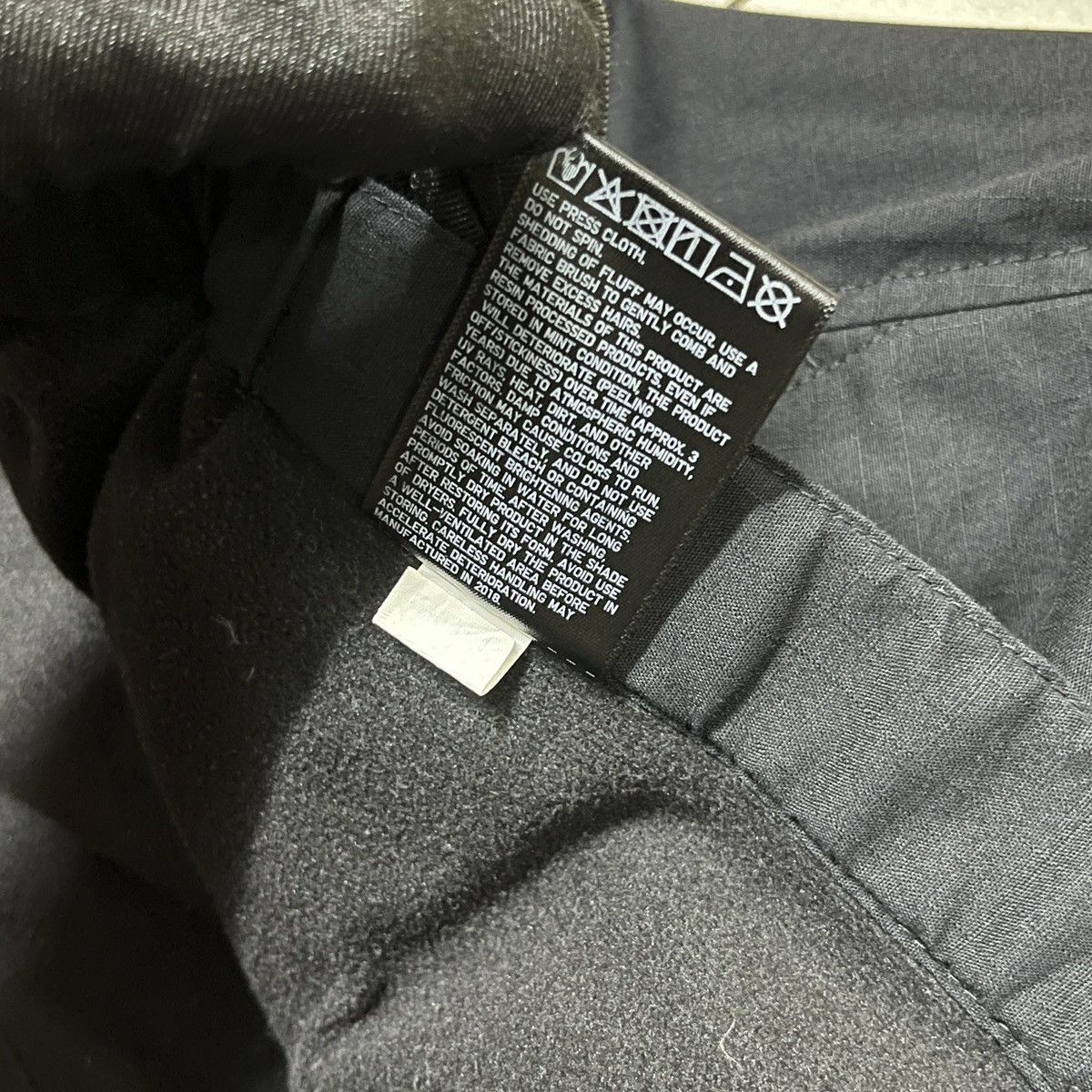 Japanese Brand × Uniqlo Uniqlo Hiking Cargo Pants Size US 34 / EU 50 - 8 Thumbnail