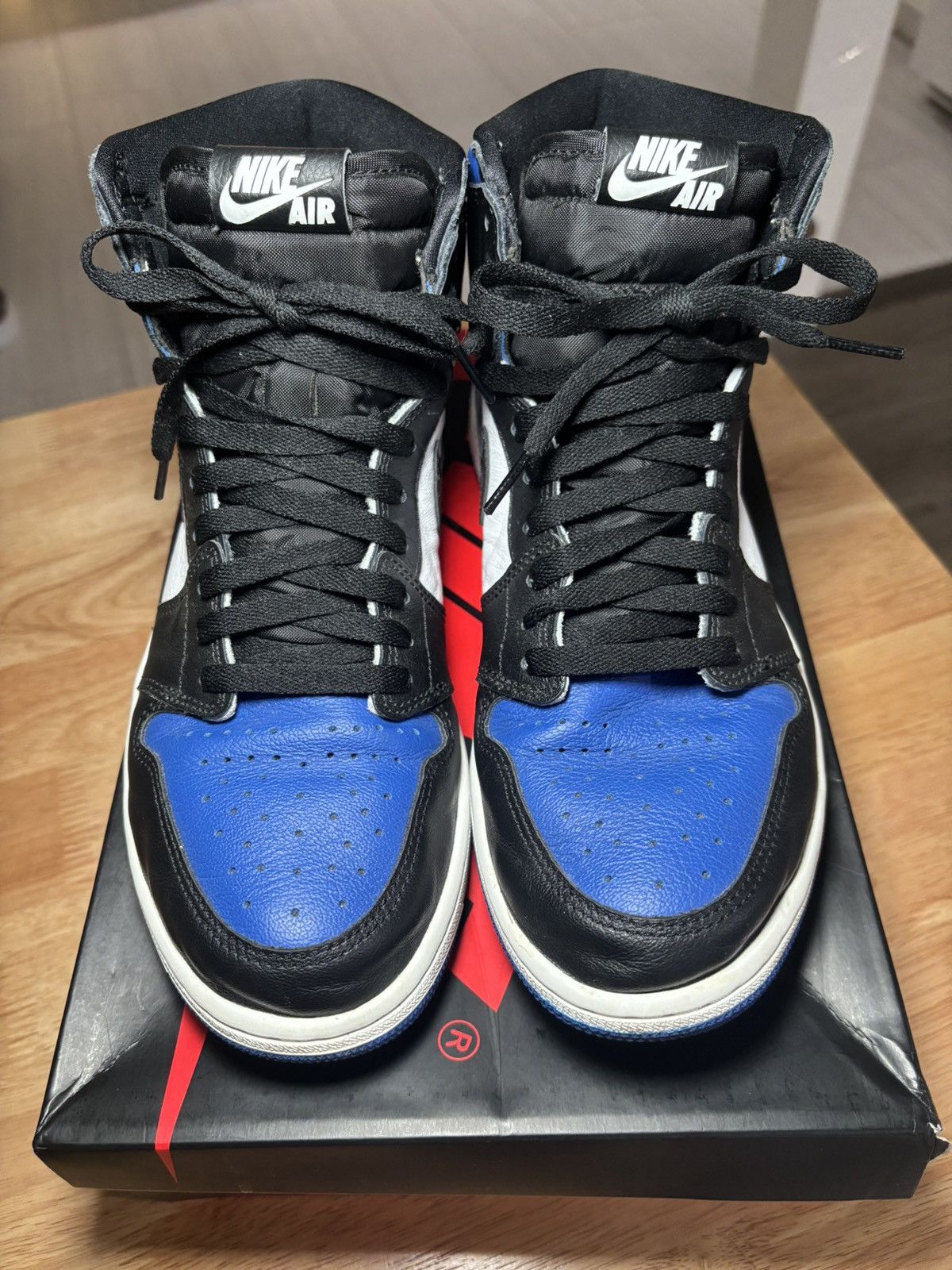 Jordan Brand × Nike Nike Air Jordan 1 Retro High OG “Royal Toe” Size 10.5 Size US 10.5 / EU 43-44 - 3 Thumbnail