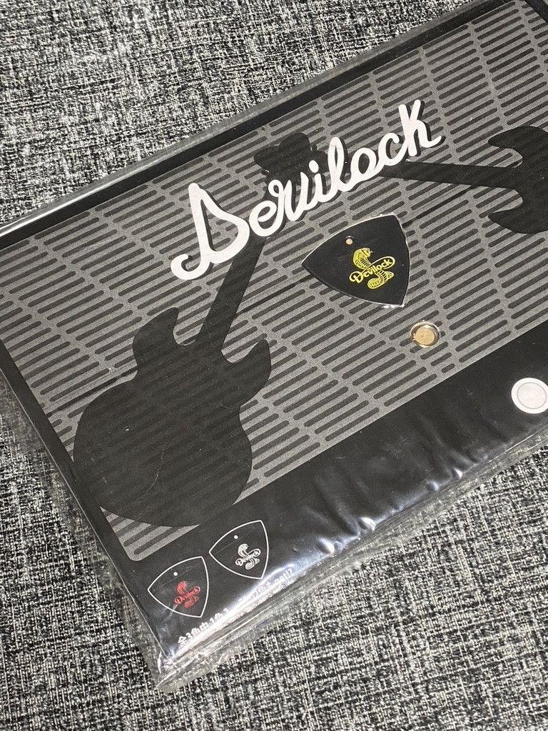 Devilock 00s Devilock Cobra Guitar Pick Chain Necklace Pendant Size ONE SIZE - 4 Thumbnail