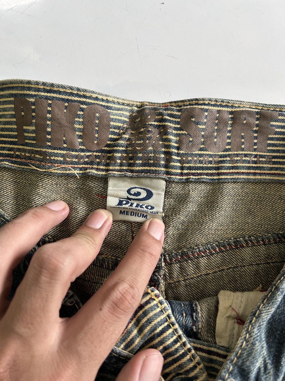 Japanese Brand × Vintage Vintage PIKO SURF "Aloha" Distressed Regular Fit Jeans Size US 31 - 13 Thumbnail