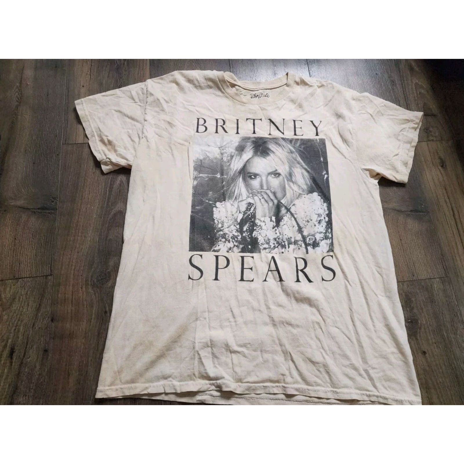 Vintage Britney Spears Band Tee Mens Large Beige Short Sleeve Cotton T Shirt Size US L / EU 52-54 / 3 - 5 Thumbnail