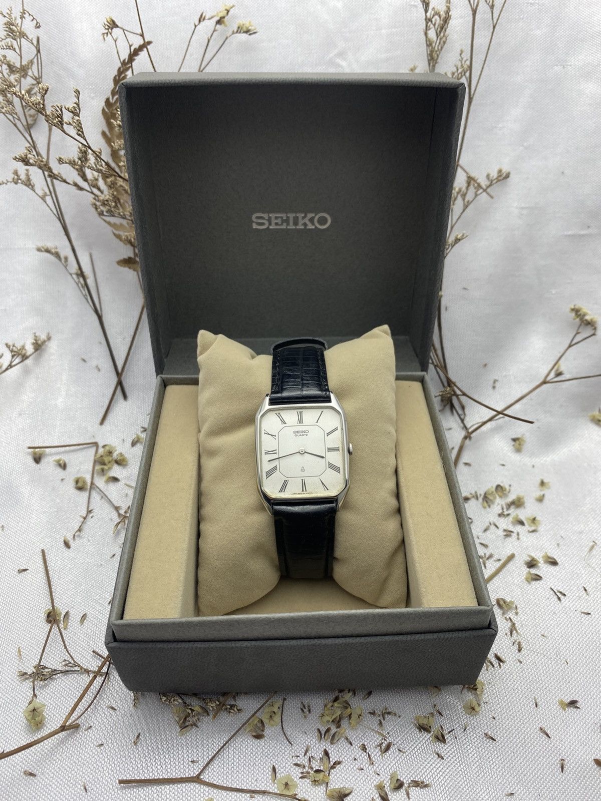 Seiko Seiko Tank Roman Index Inc Box Size 32 - 1 Thumbnail