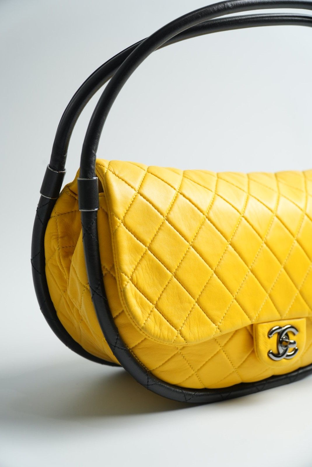 Chanel SS13 Rare Chanel Hula Hoop Handbag Size ONE SIZE - 4 Thumbnail